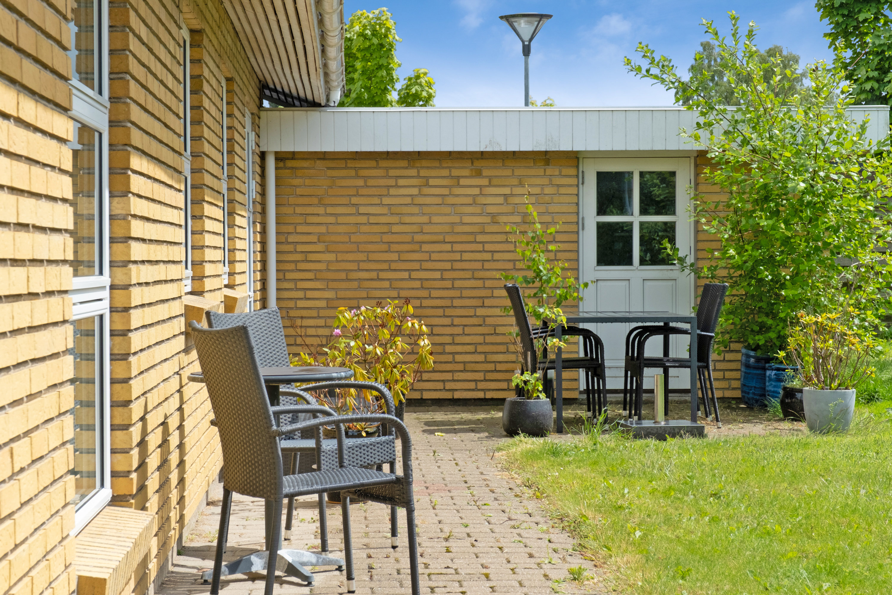 Fremhævet terrasse billede i fuldskærmstilstand. Billede af Poppelvænget 16, Skrillinge, 5500 Middelfart