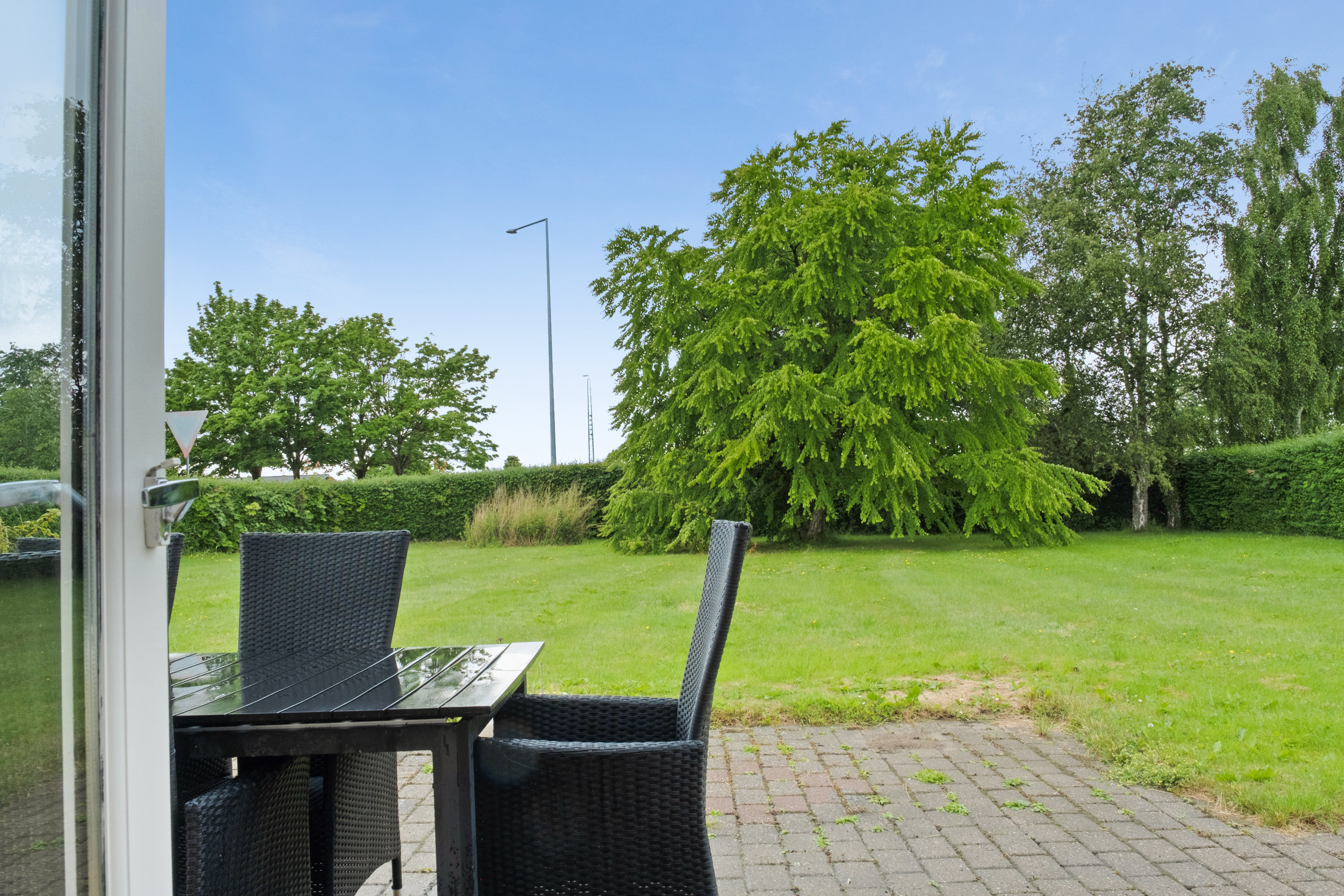 Fremhævet terrasse billede i fuldskærmstilstand. Billede af Poppelvænget 16, Skrillinge, 5500 Middelfart