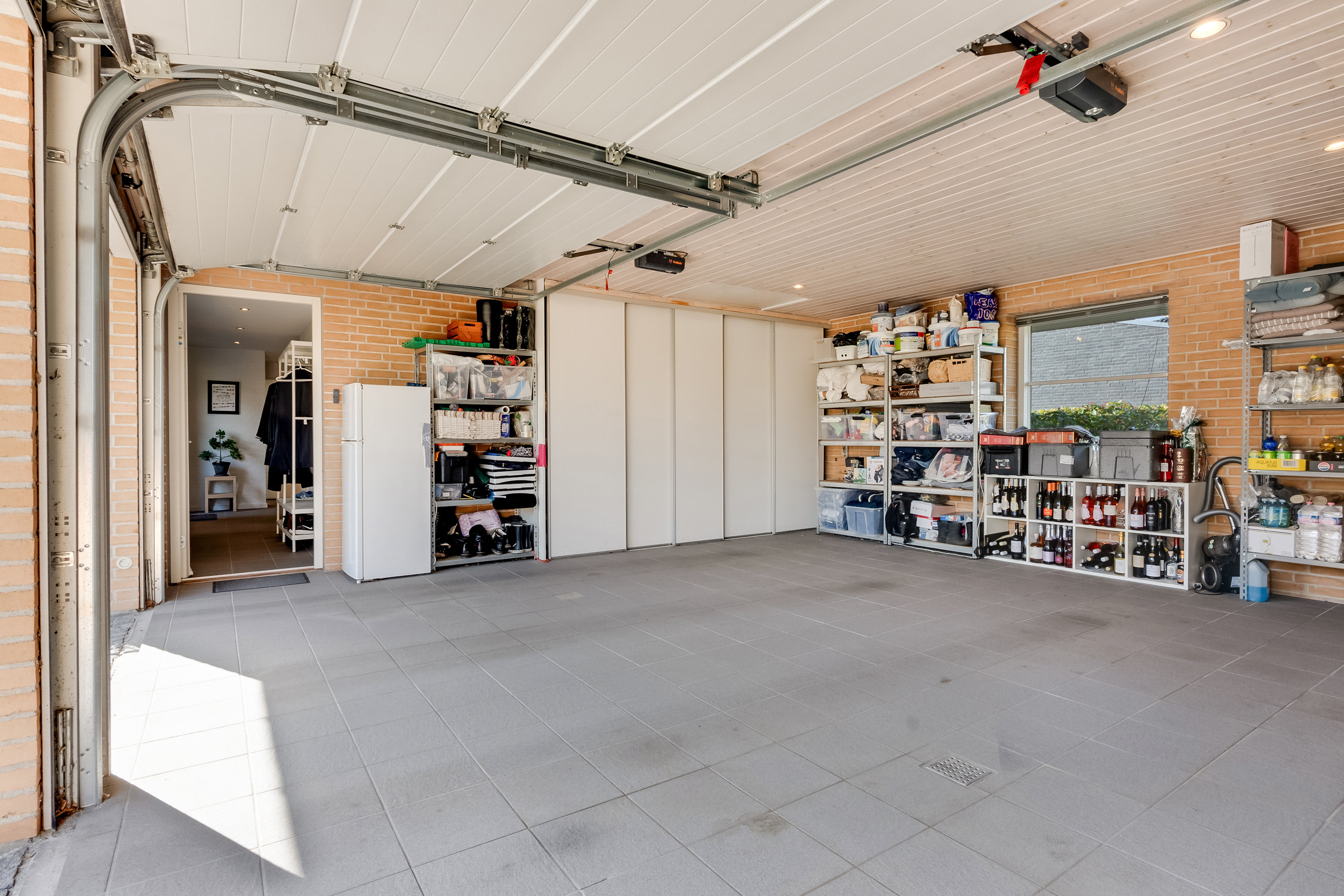 Fremhævet garage billede i fuldskærmstilstand. Billede af Rømøvænget 9, 5500 Middelfart