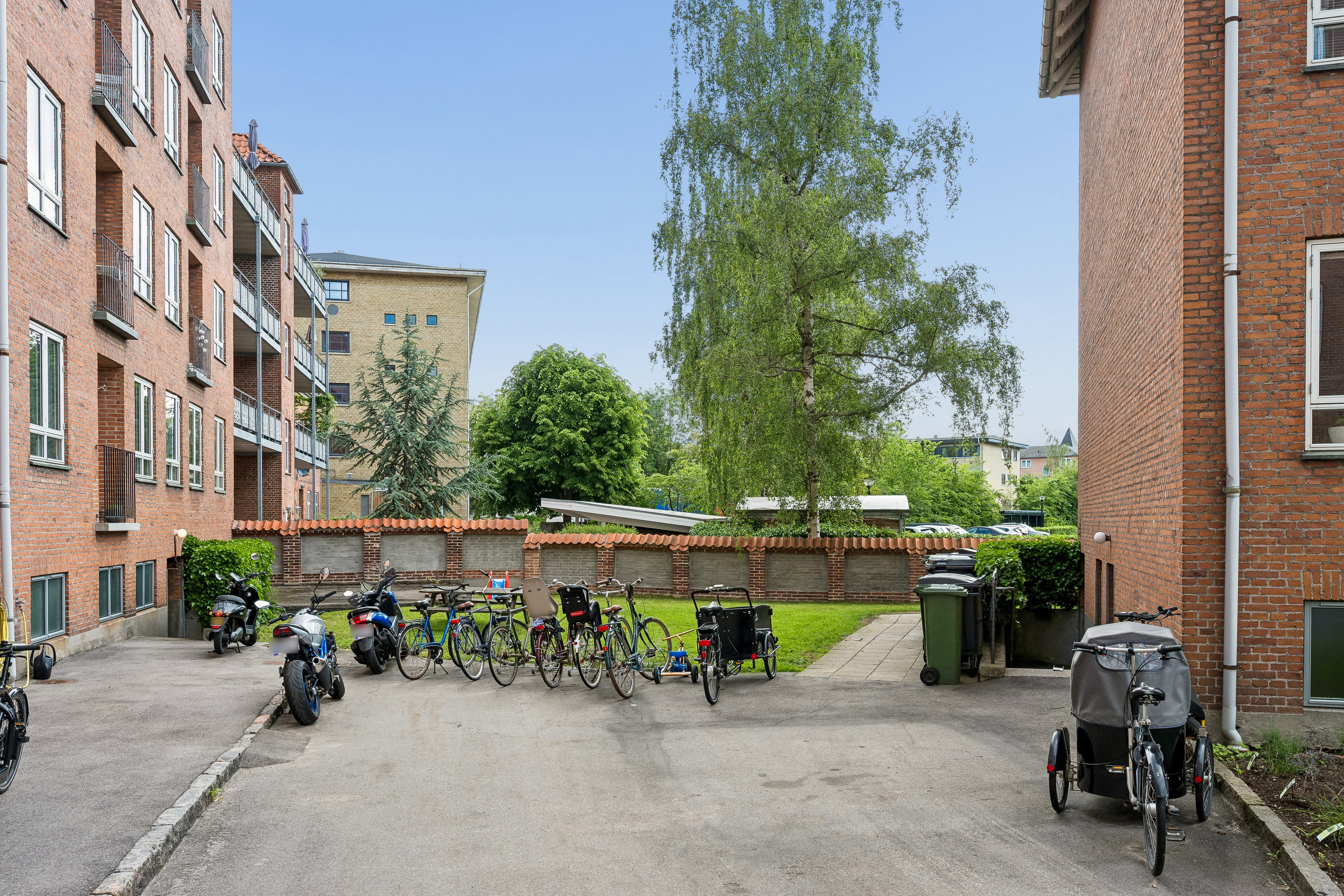 Fremhævet terrasse billede i fuldskærmstilstand. Billede af Ordrupvej 109, 3. th., 2920 Charlottenlund