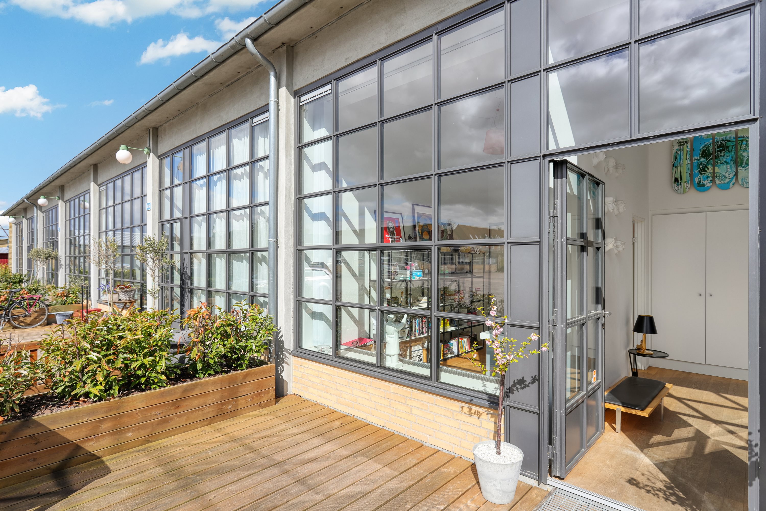 Fremhævet andet billede i fuldskærmstilstand. Billede af Filmbyen 8A, 2650 Hvidovre