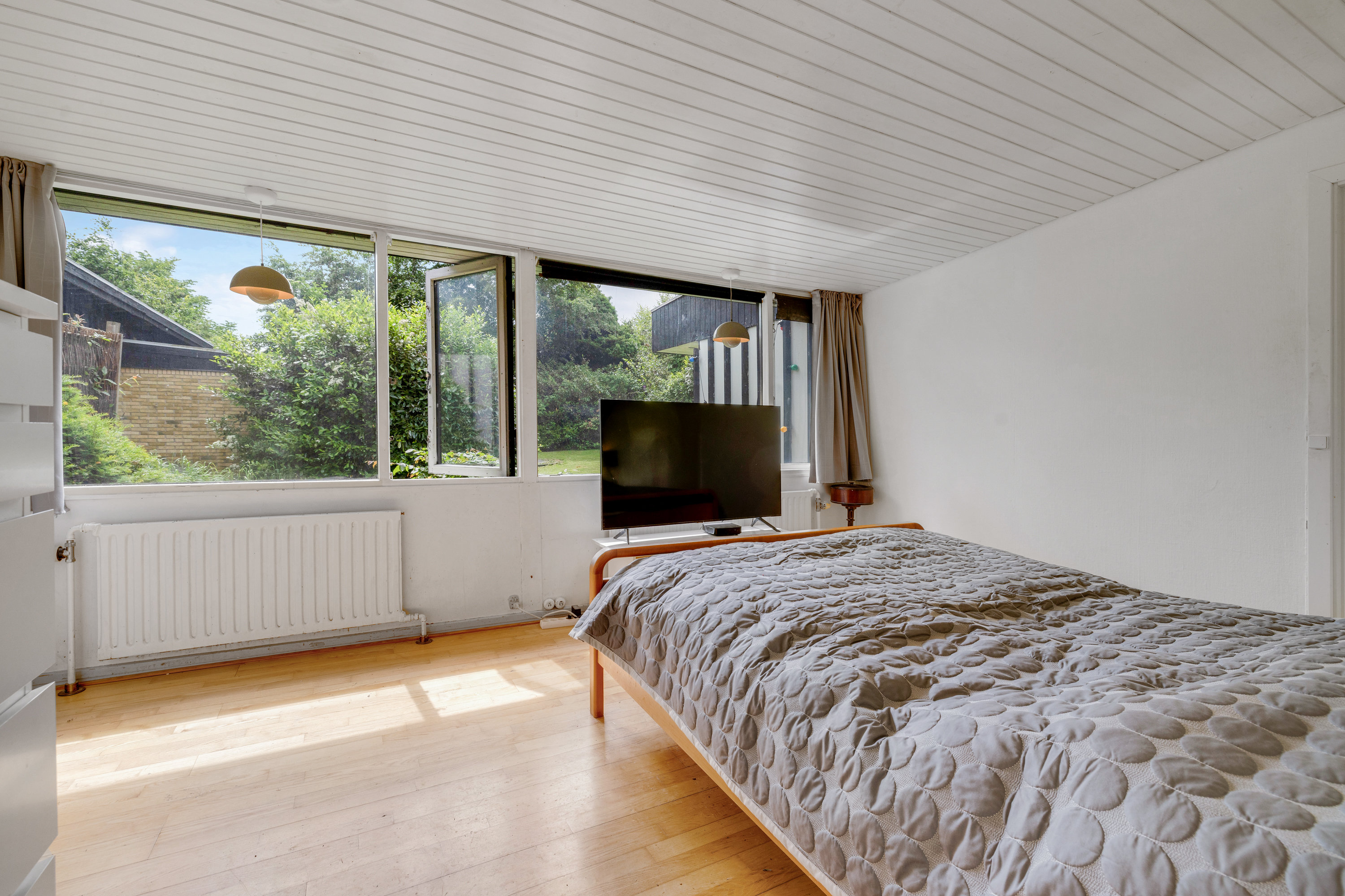 Fremhævet soveværelse billede i fuldskærmstilstand. Billede af Bistrupvej 135, 3460 Birkerød