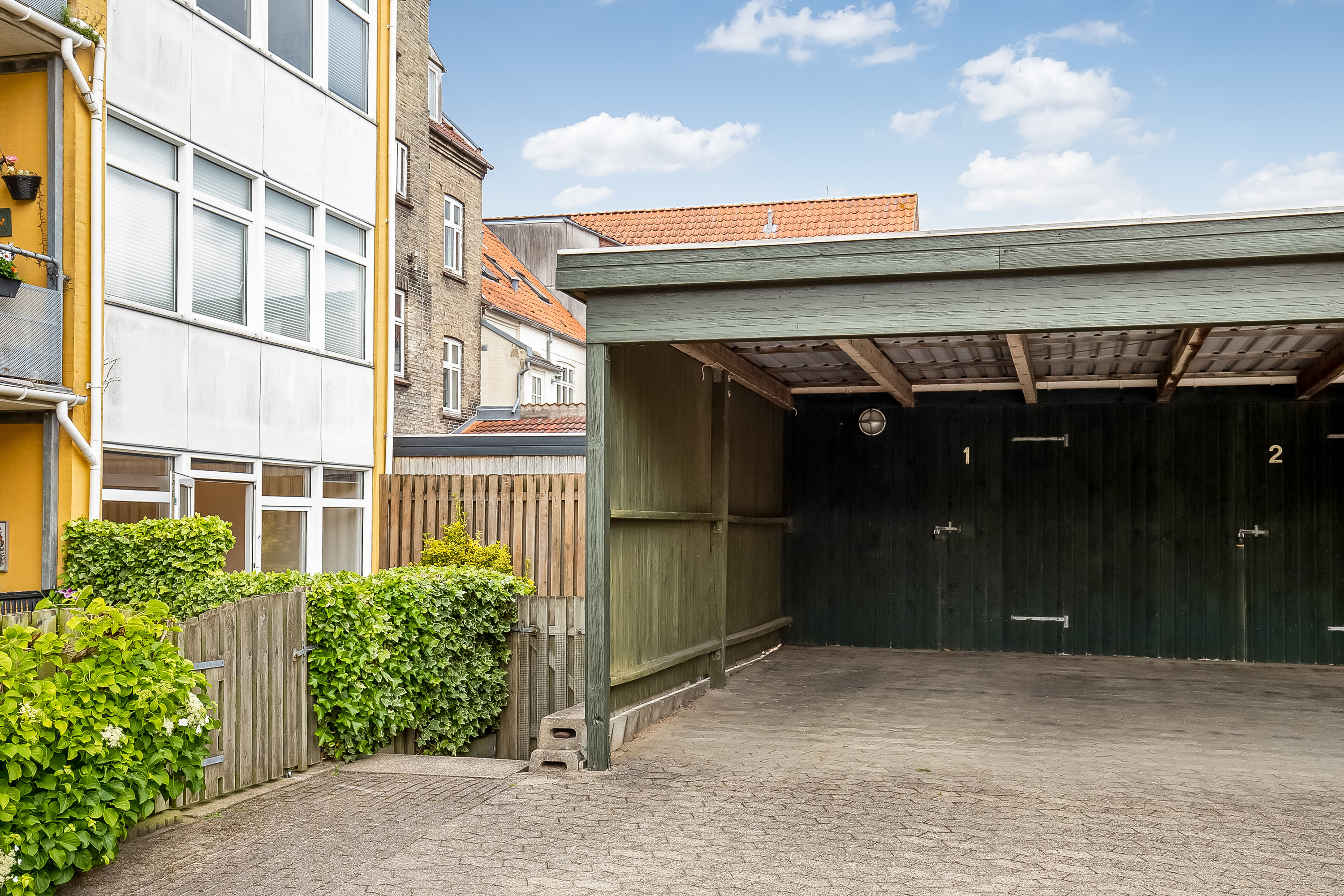 Fremhævet carport billede i fuldskærmstilstand. Billede af Dronningensgade 83, st.. tv., 7000 Fredericia