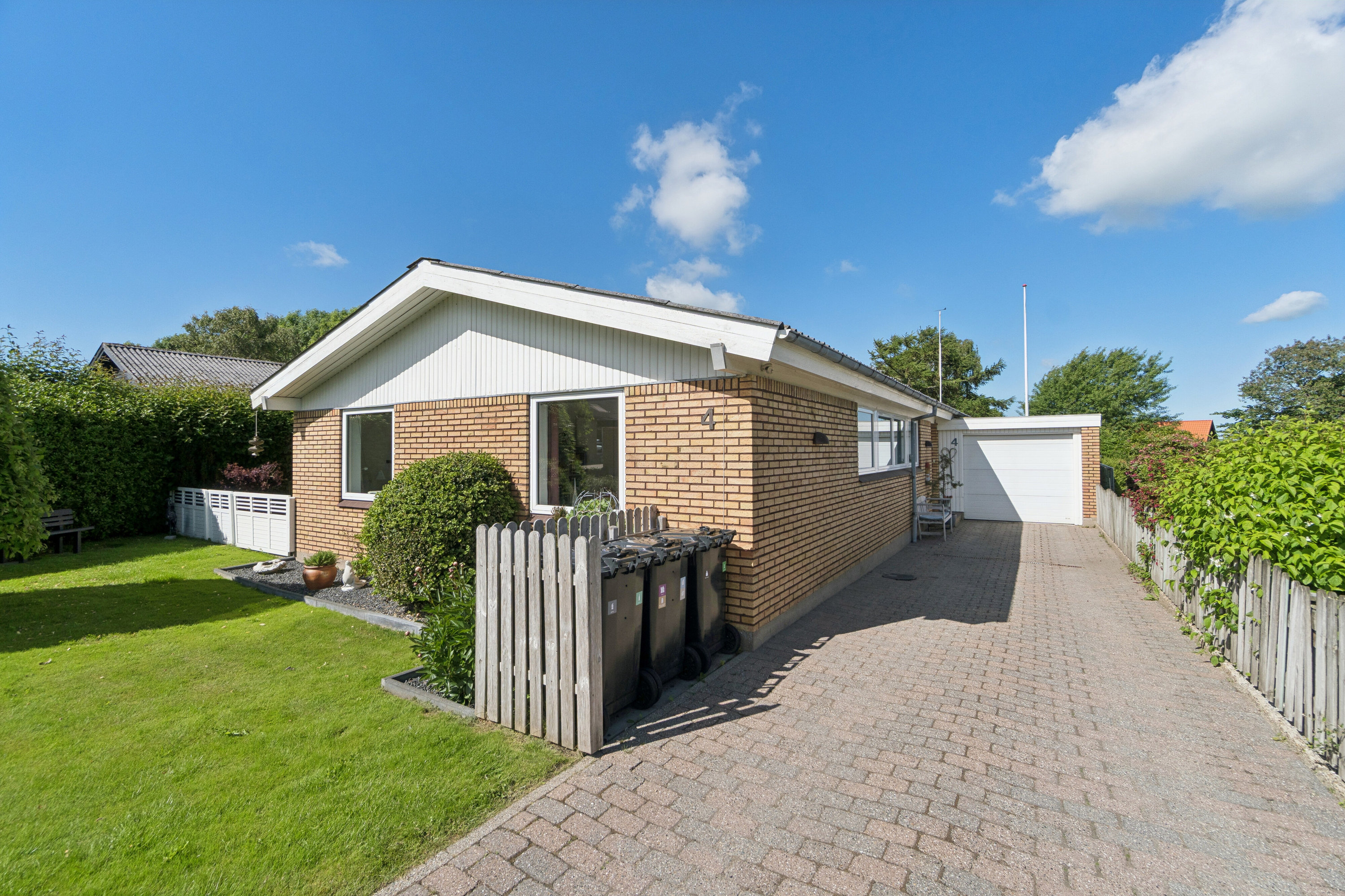 Villa: Set fra vejen på Gartneralle 4, 7700 Thisted