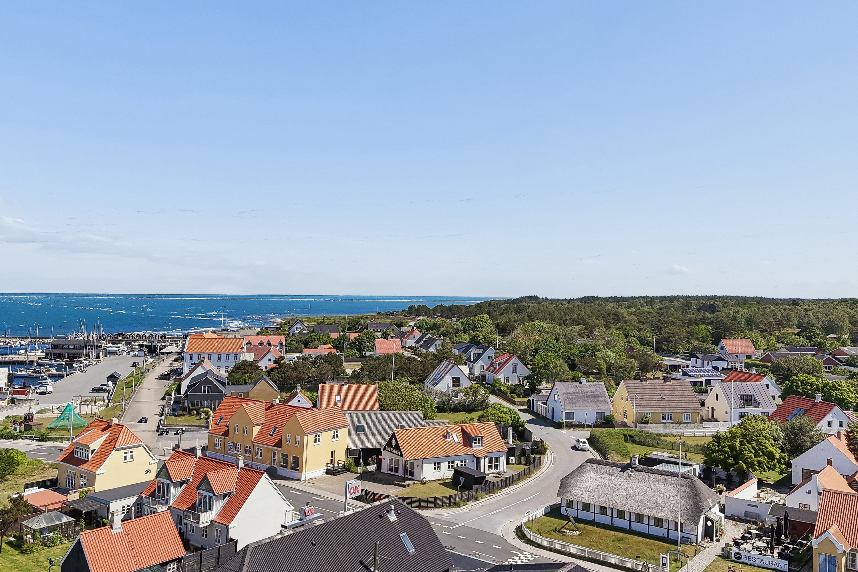 Fremhævet luftfoto billede i fuldskærmstilstand. Billede af Vesterø Havnegade 3, Vesterø Havn, 9940 Læsø