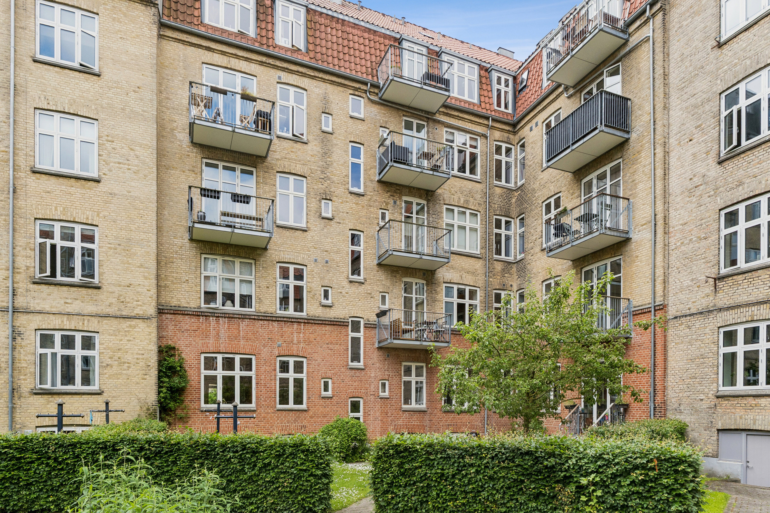 Fremhævet udendørs billede i fuldskærmstilstand. Billede af Skovgaardsgade 14, st. th., 8000 Aarhus C