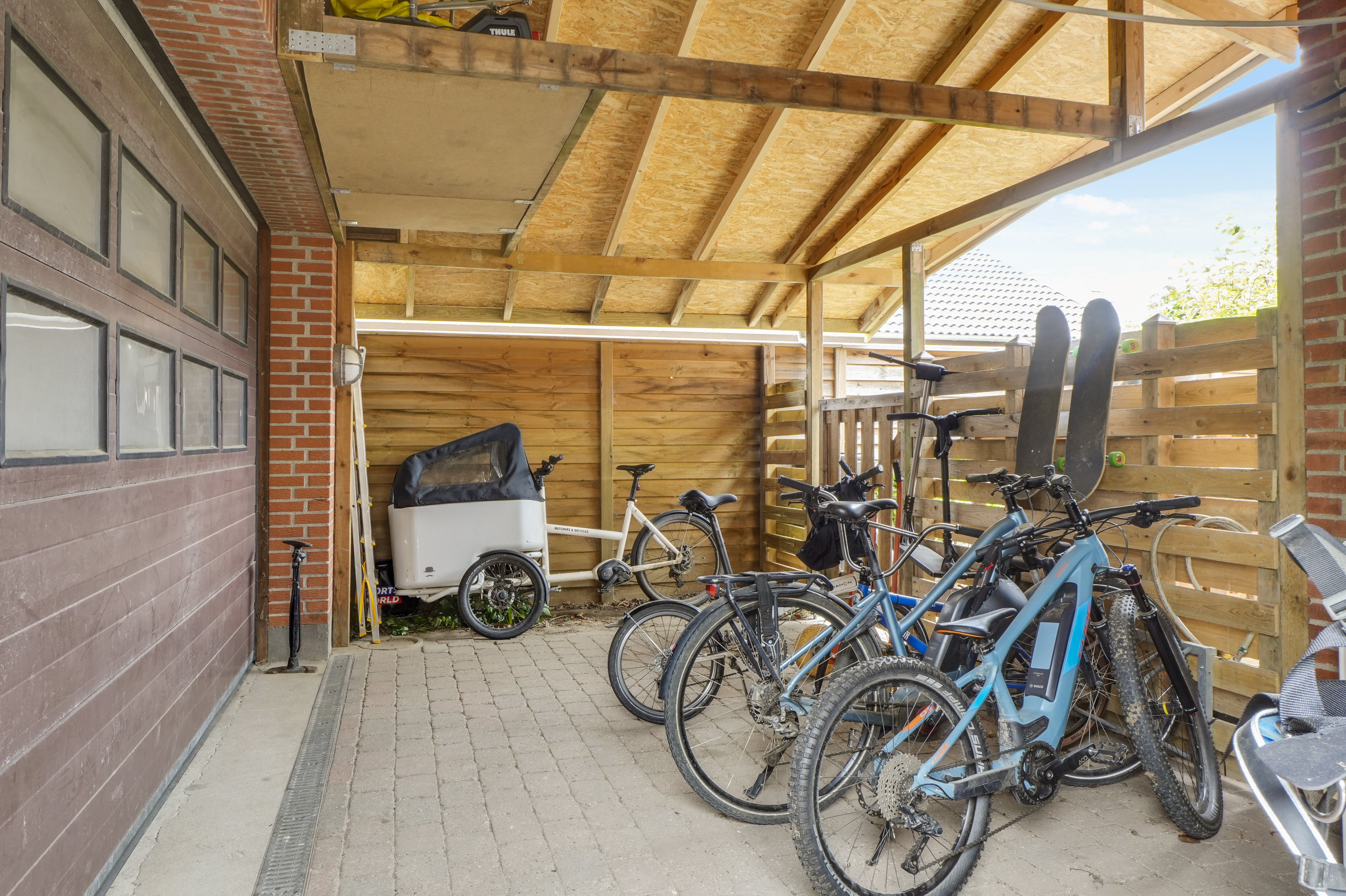 Fremhævet overdækket terrasse billede i fuldskærmstilstand. Billede af Nyvej 26, 2750 Ballerup