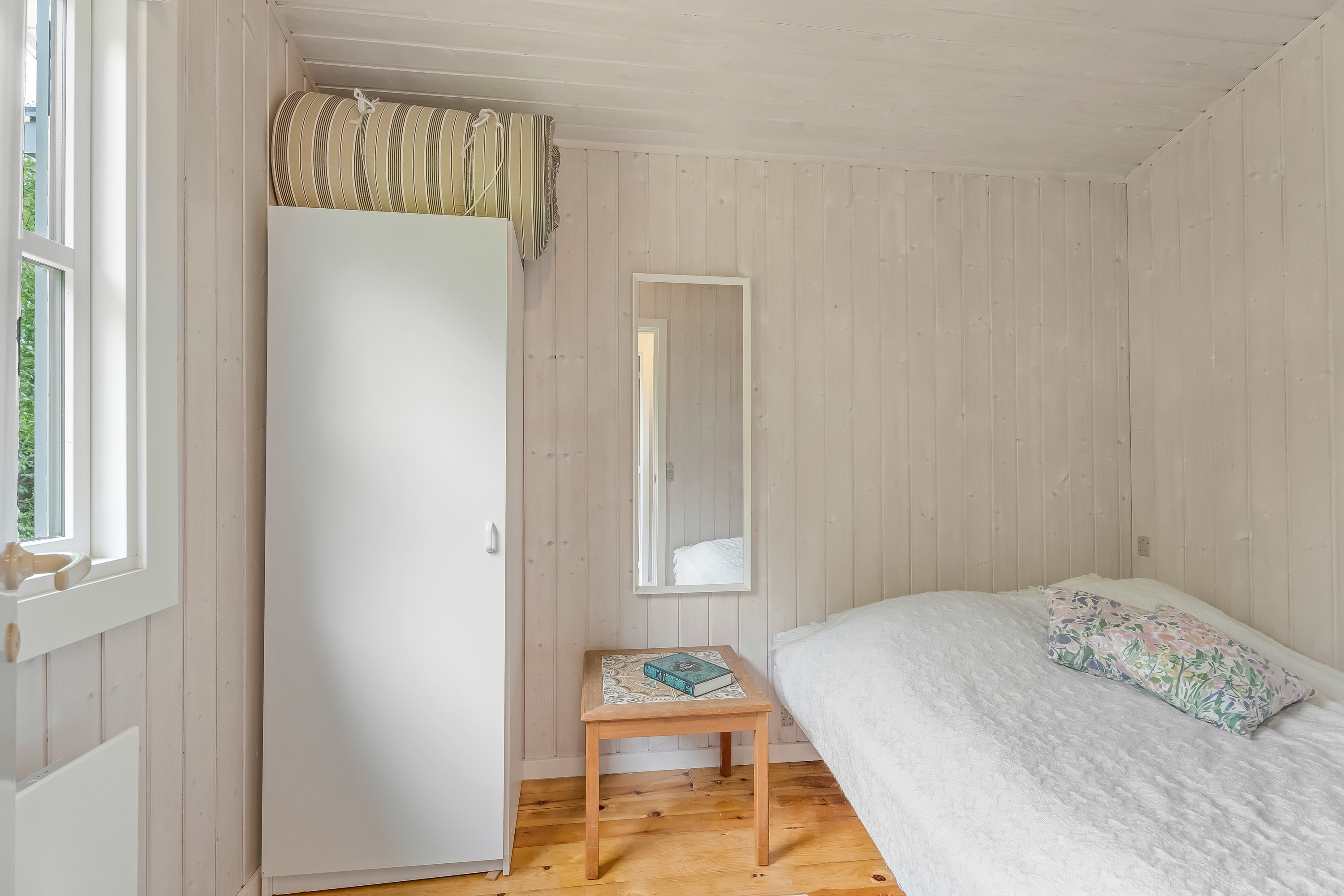 Fremhævet soveværelse billede i fuldskærmstilstand. Billede af Fjordstræde 7, Hummingen, 4983 Dannemare