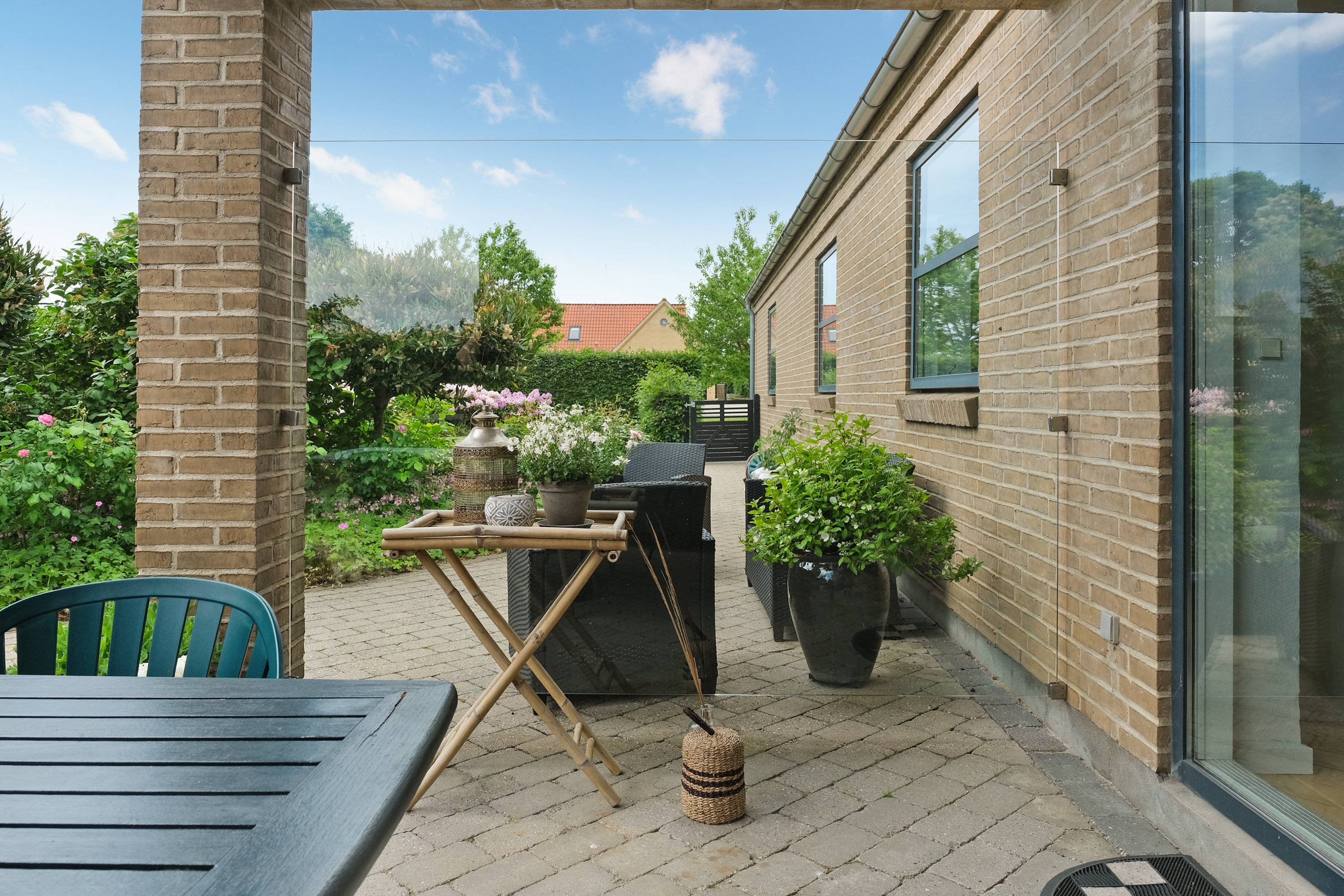 Fremhævet overdækket terrasse billede i fuldskærmstilstand. Billede af Rømøvænget 35, 5500 Middelfart