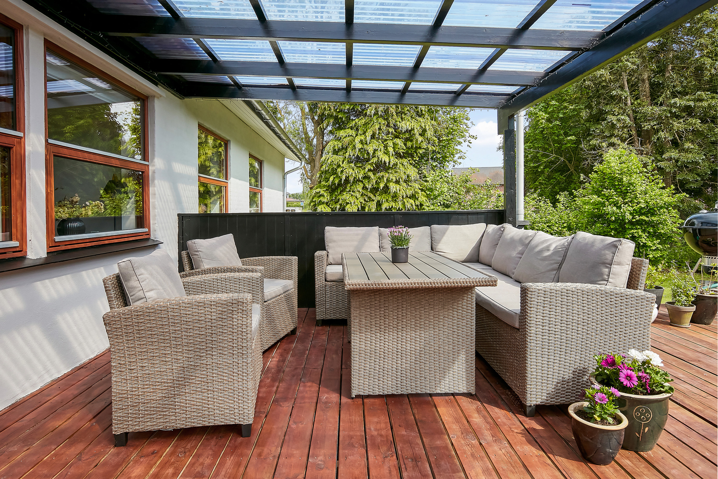 Fremhævet terrasse billede i fuldskærmstilstand. Billede af Kirkedalsvej 62, Rårup, 7130 Juelsminde