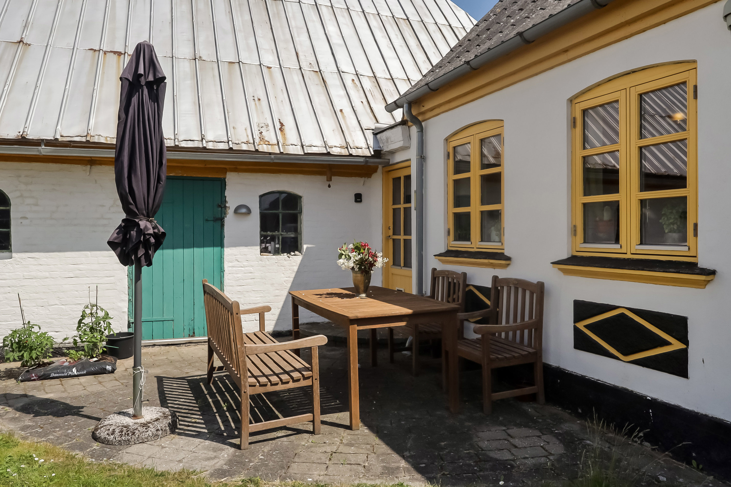 Fremhævet terrasse  billede i fuldskærmstilstand. Billede af Langevrætte 3, 5985 Søby Ærø