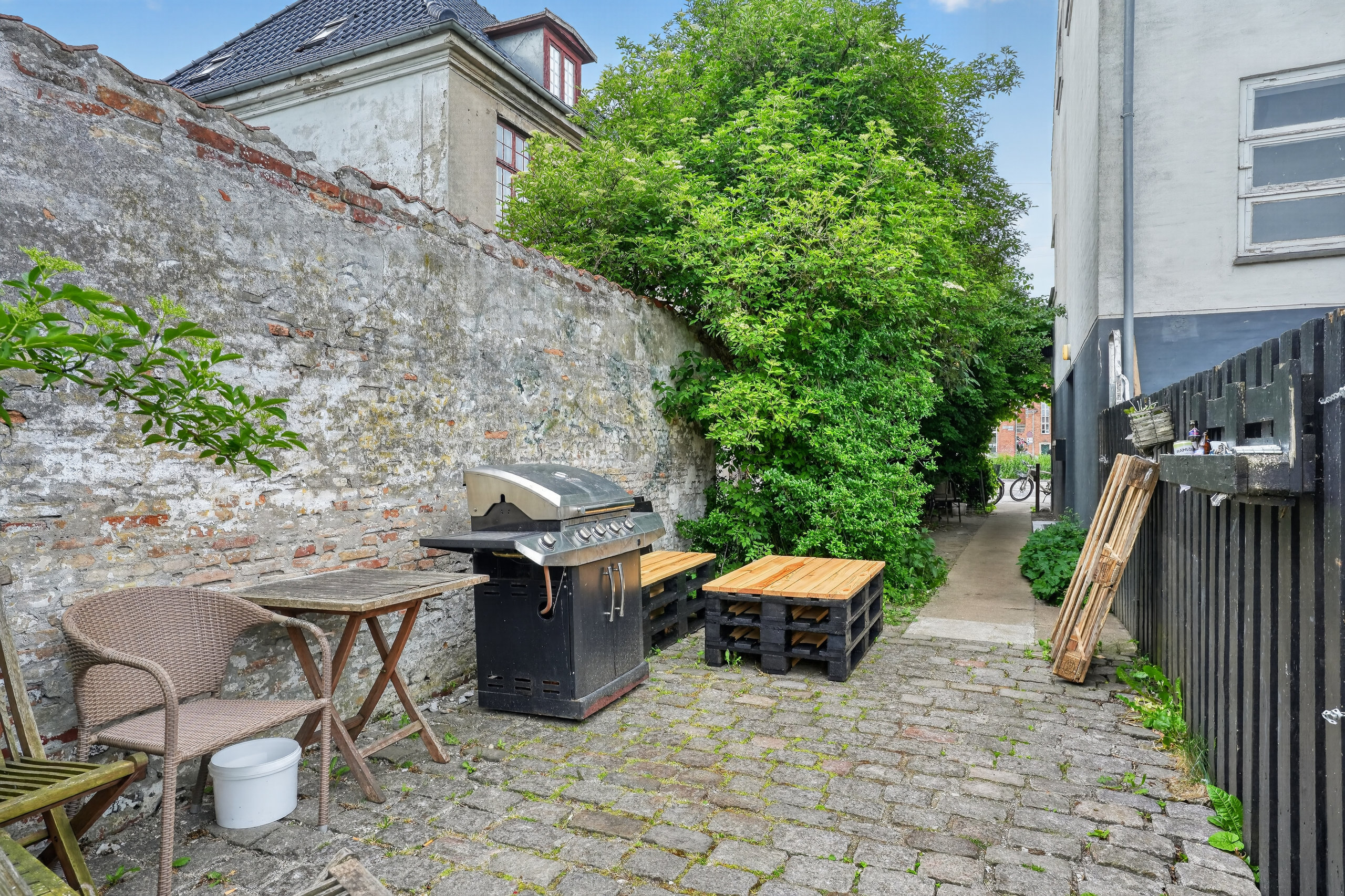 Fremhævet terrasse billede i fuldskærmstilstand. Billede af Roskildevej 148A, 1., 2500 Valby