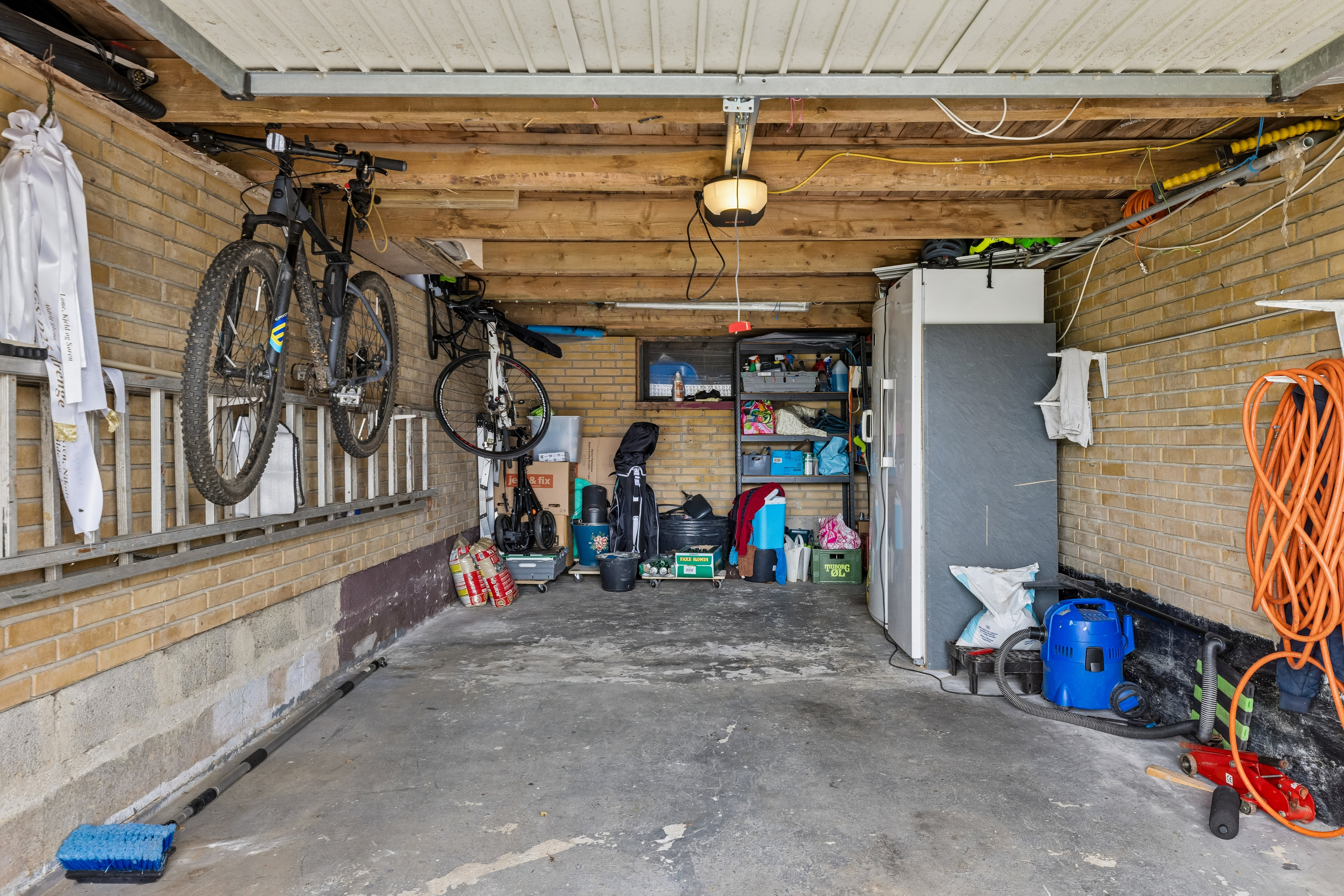 Fremhævet garage billede i fuldskærmstilstand. Billede af Højløkke 11, 6310 Broager