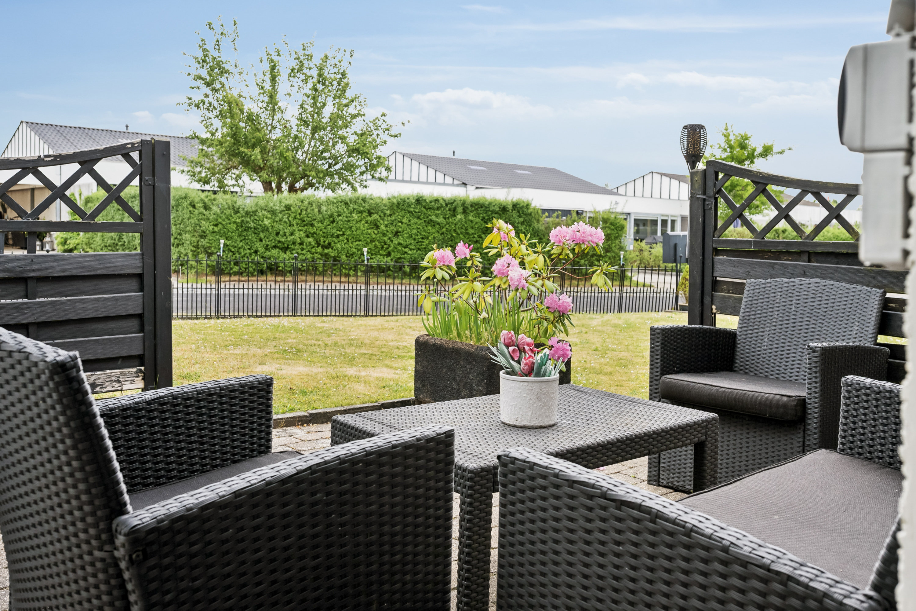 Fremhævet terrasse billede i fuldskærmstilstand. Billede af Bjørnekær 1, 2760 Måløv