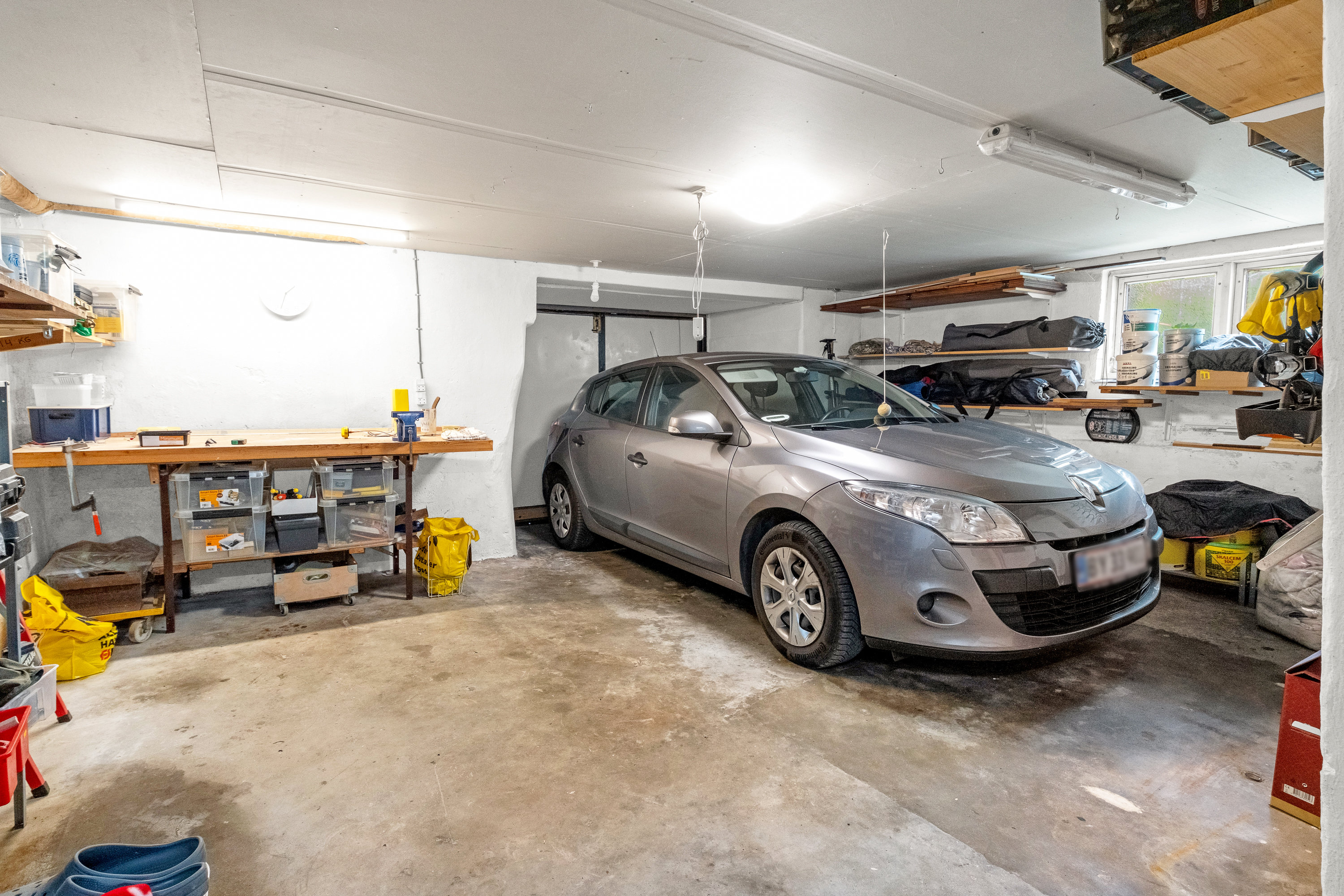Fremhævet garage billede i fuldskærmstilstand. Billede af Lystrupvej 214, 8520 Lystrup