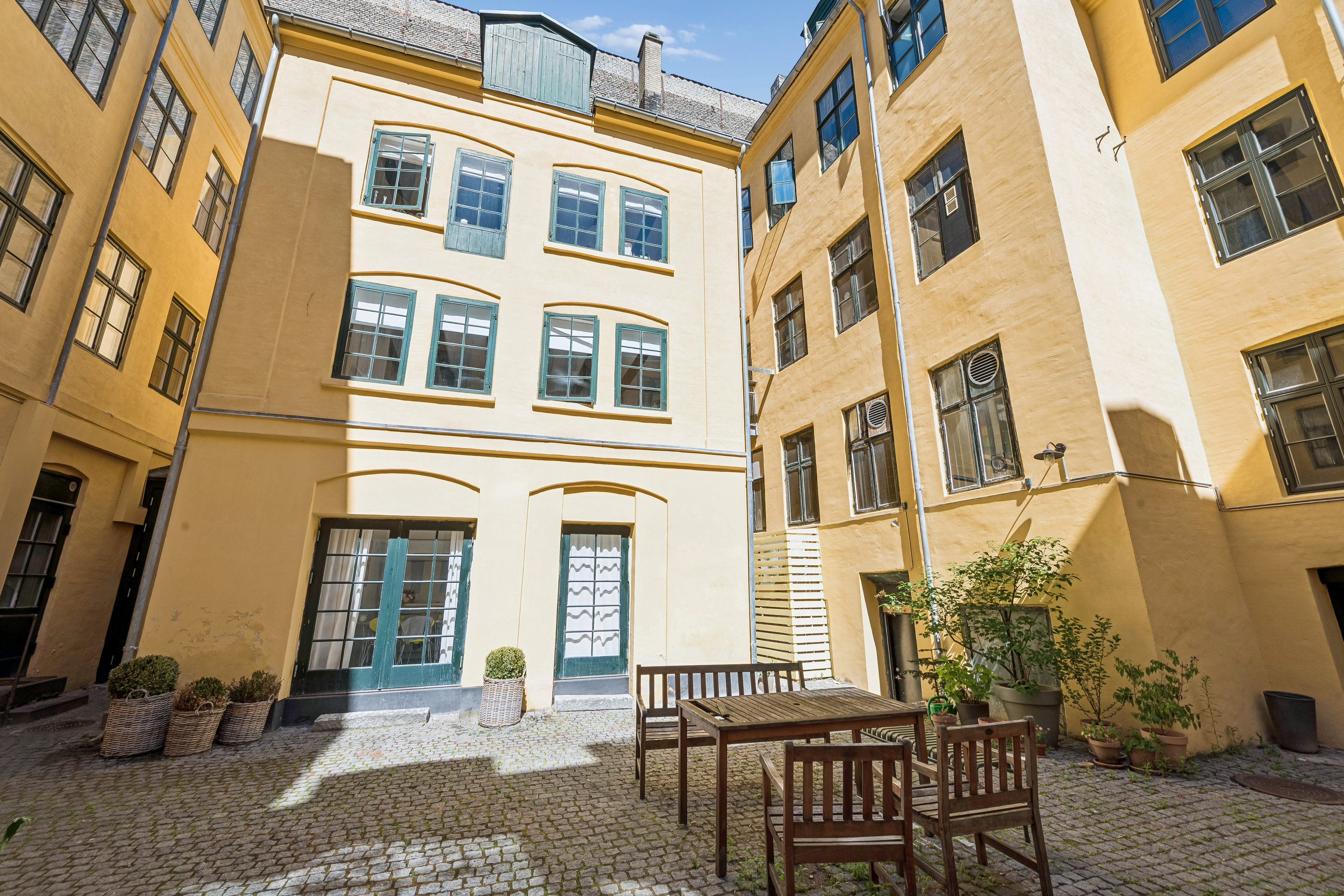 Fremhævet andet billede i fuldskærmstilstand. Billede af Store Regnegade 19A, 2. th., 1110 København K