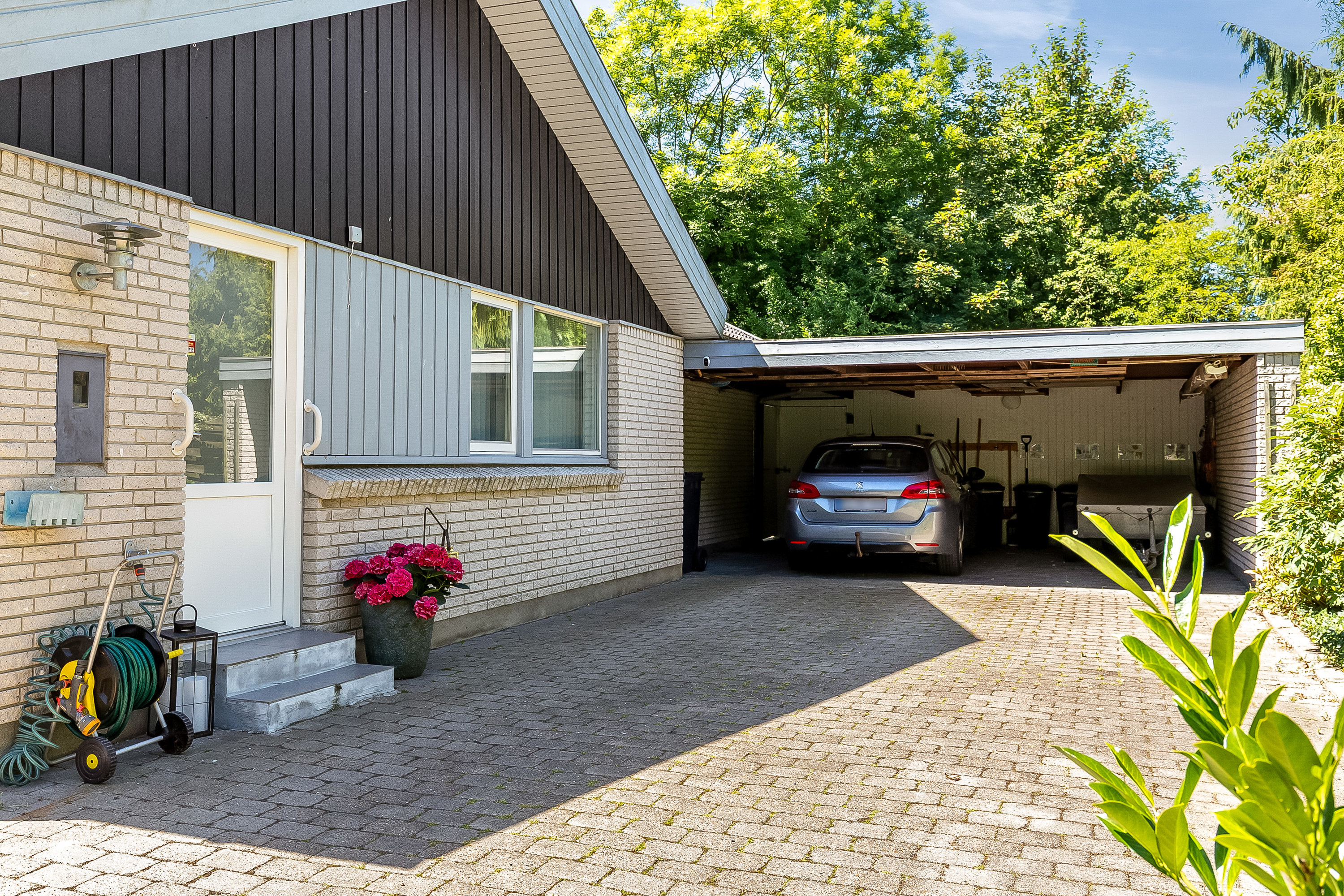 Fremhævet carport billede i fuldskærmstilstand. Billede af Lundtoften 18, Erritsø, 7000 Fredericia