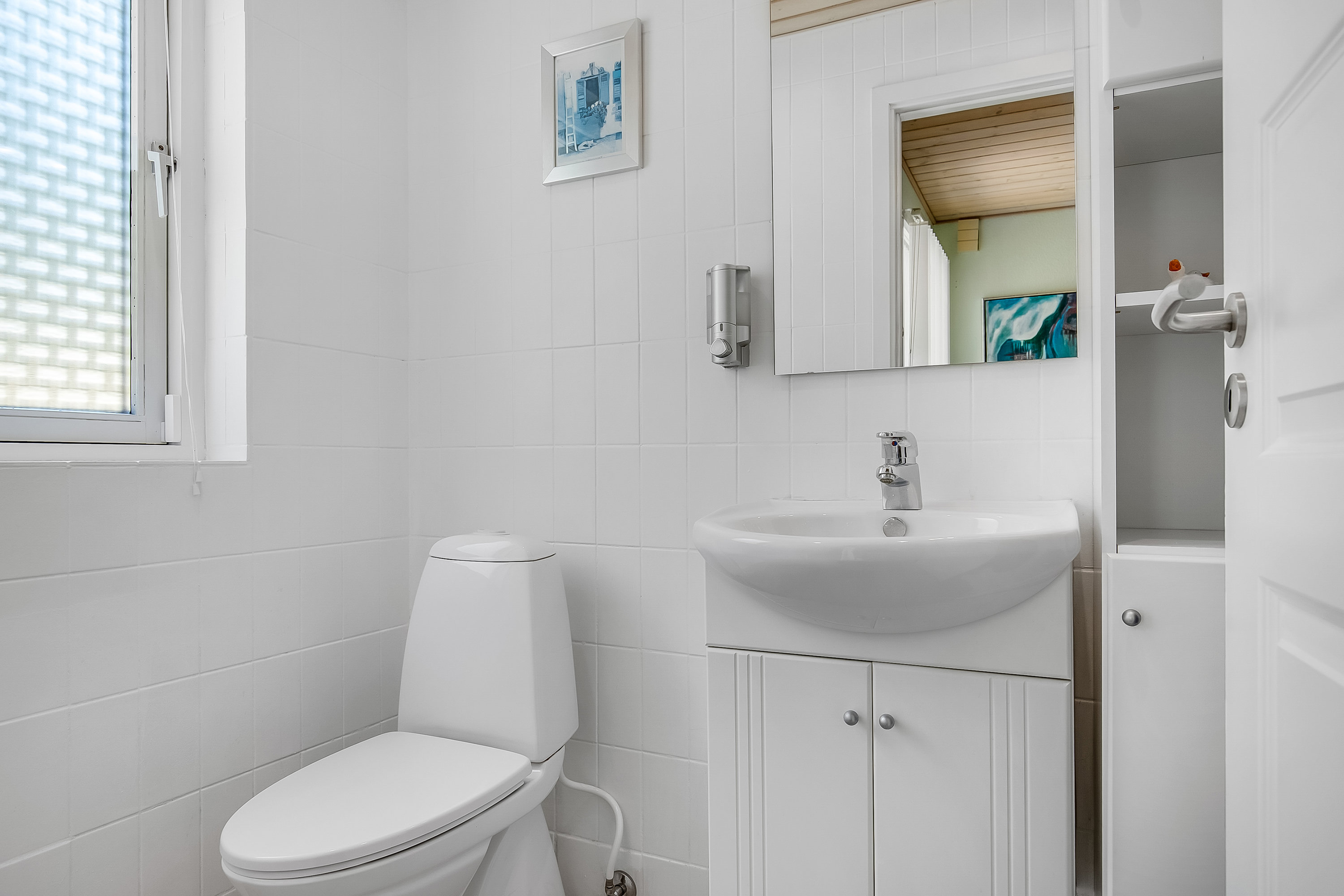 Fremhævet gæstetoilet billede i fuldskærmstilstand. Billede af Lundtoften 18, Erritsø, 7000 Fredericia