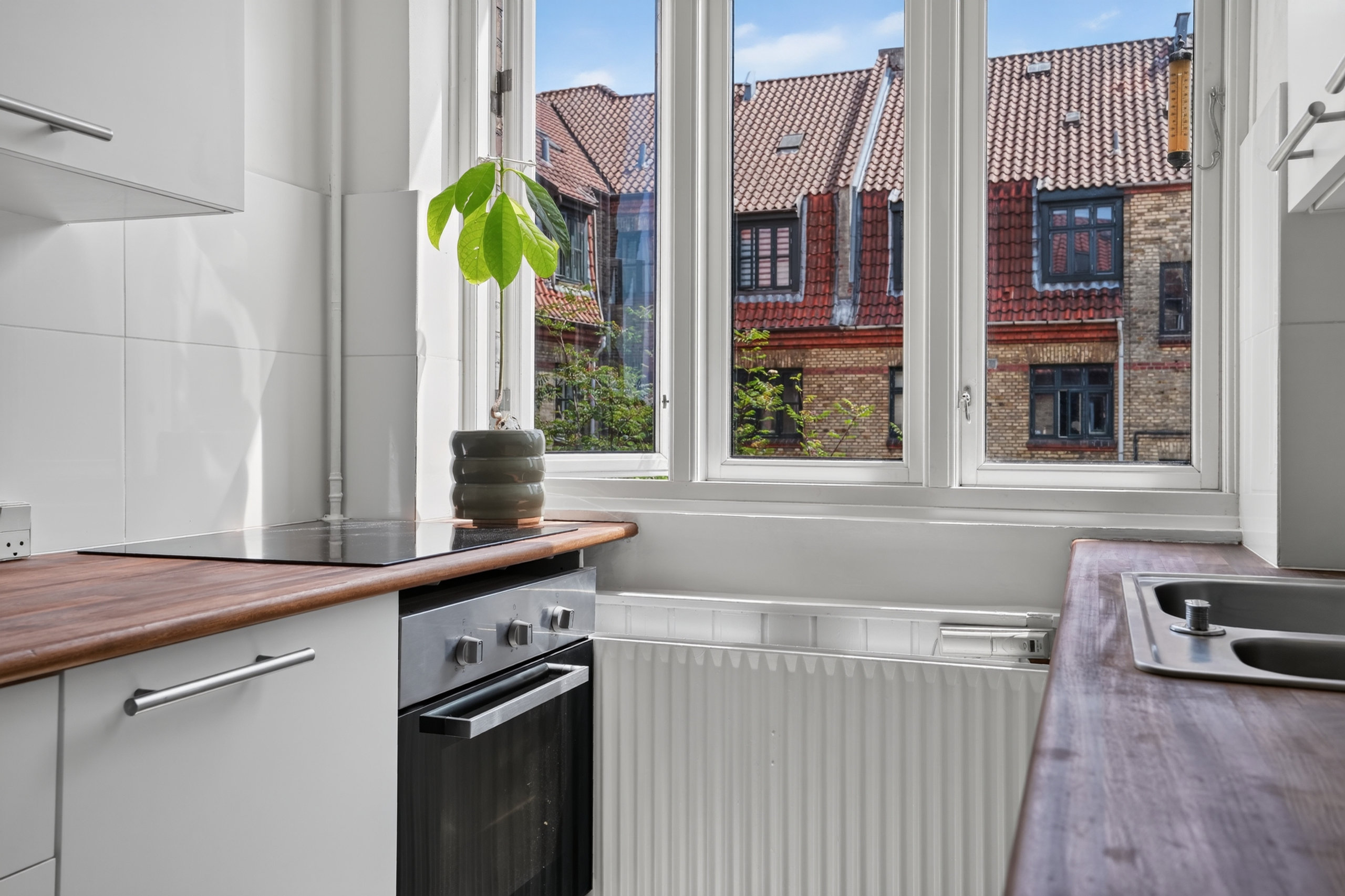 Fremhævet køkken billede i fuldskærmstilstand. Billede af Hørdumsgade 3, 1. tv., 2450 København SV