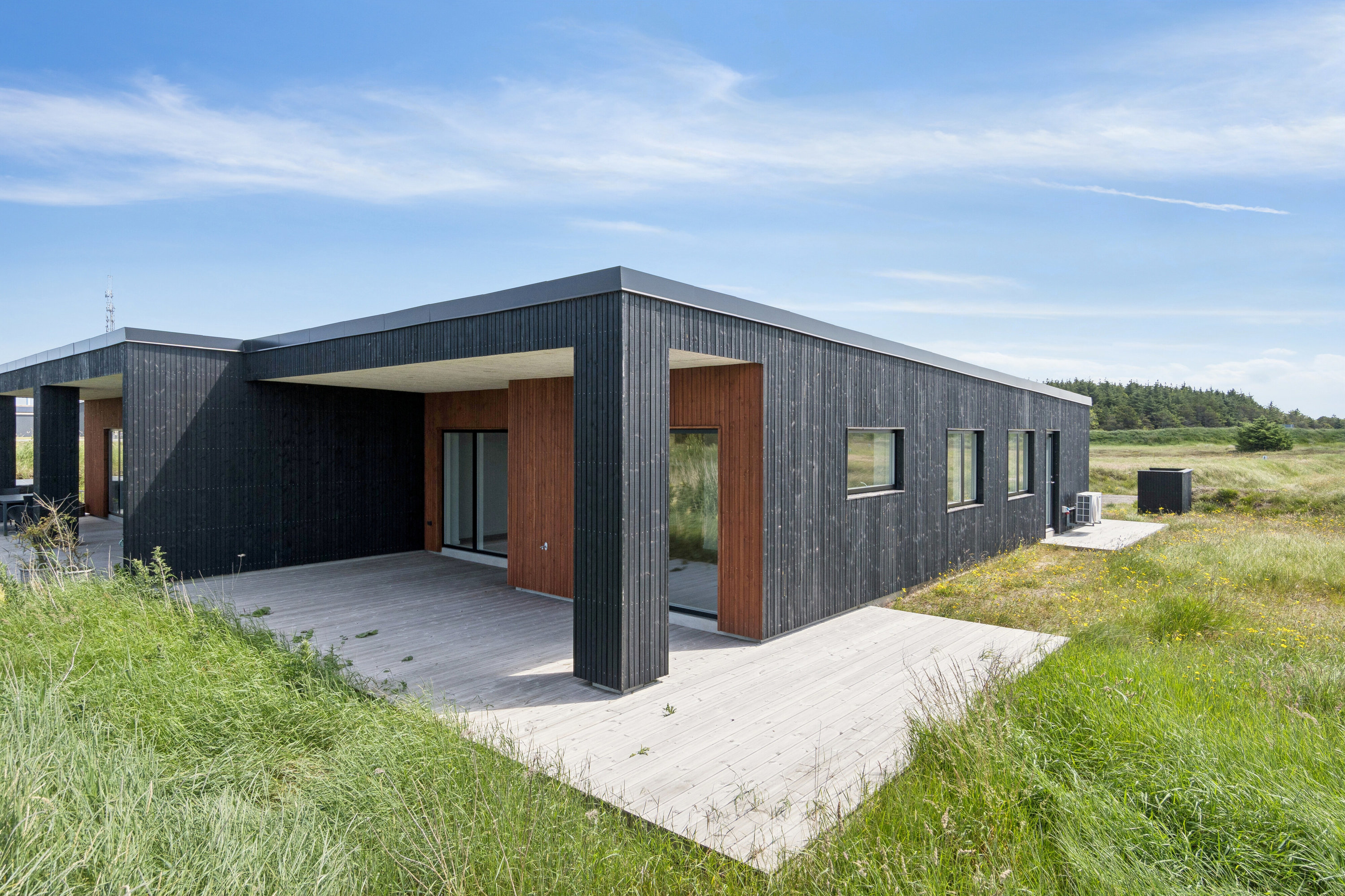 Miniaturebillede 1: set fra haven. Billede af Sortebærbakken 9, Vorupør, 7700 Thisted