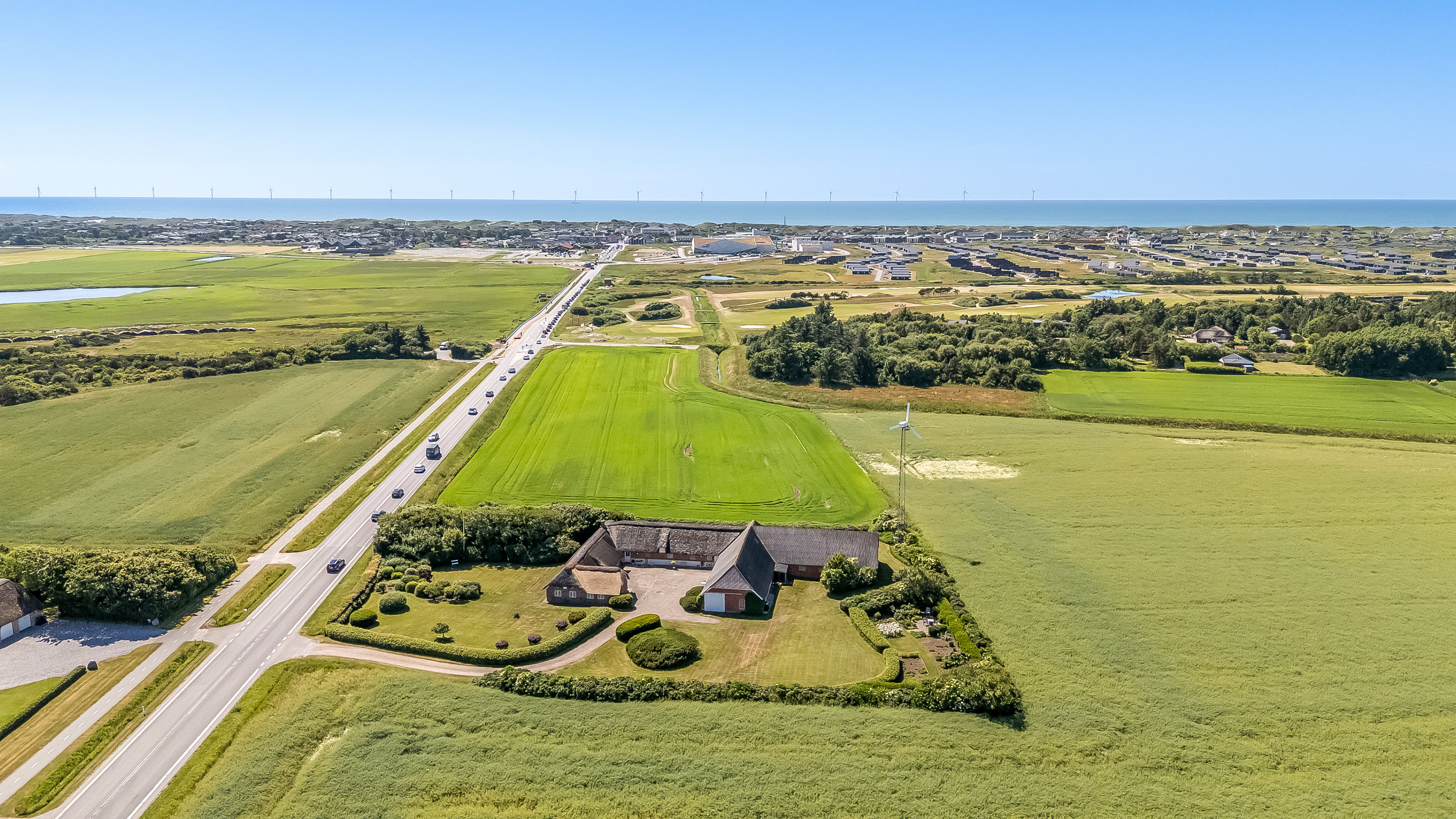 Villa: Luftfoto på Søndervig Landevej 50, Holmsland, 6950 Ringkøbing