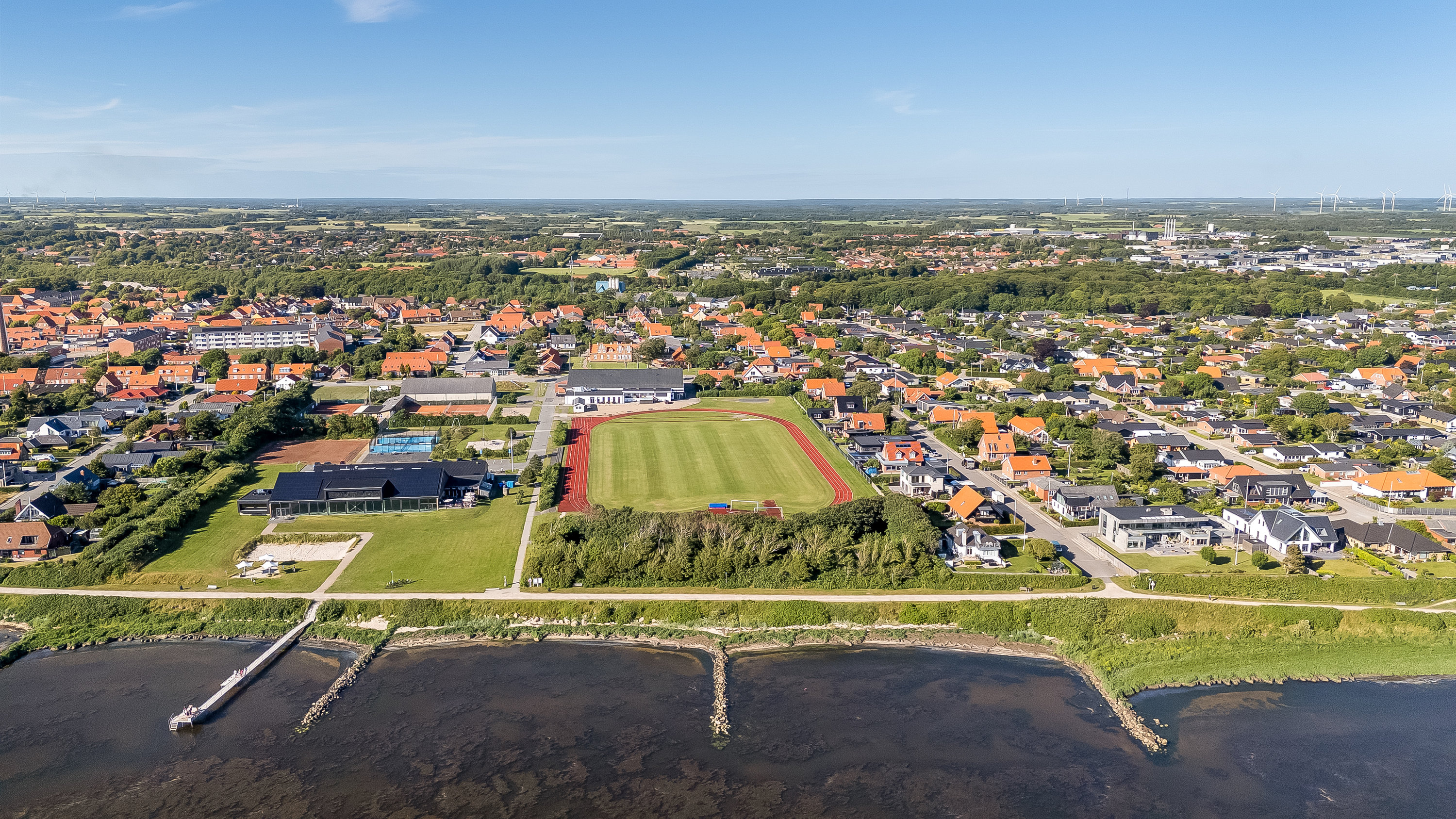 Fremhævet luftfoto billede i fuldskærmstilstand. Billede af Kongevejen 58, 6950 Ringkøbing