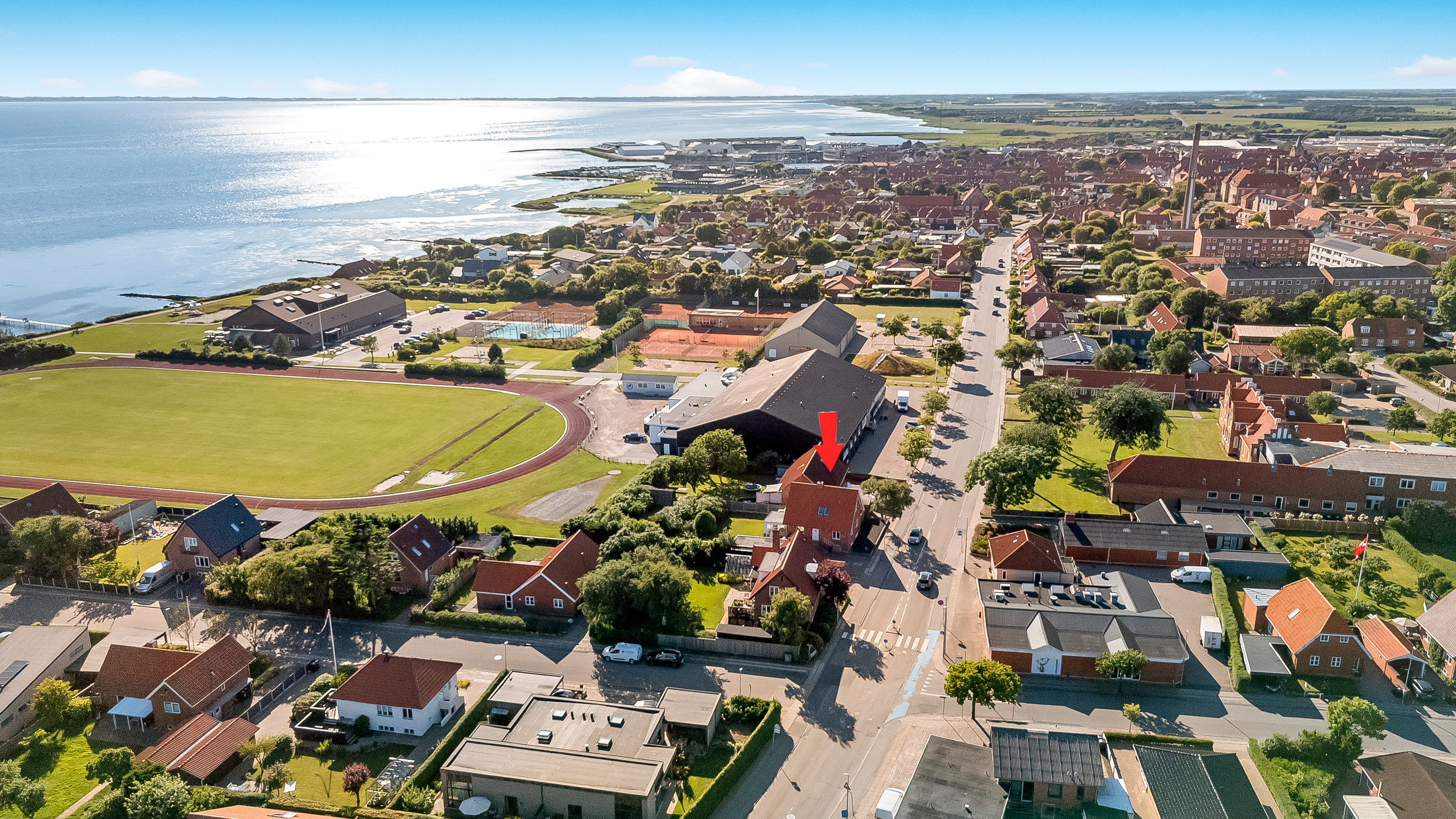 Fremhævet luftfoto billede i fuldskærmstilstand. Billede af Kongevejen 58, 6950 Ringkøbing