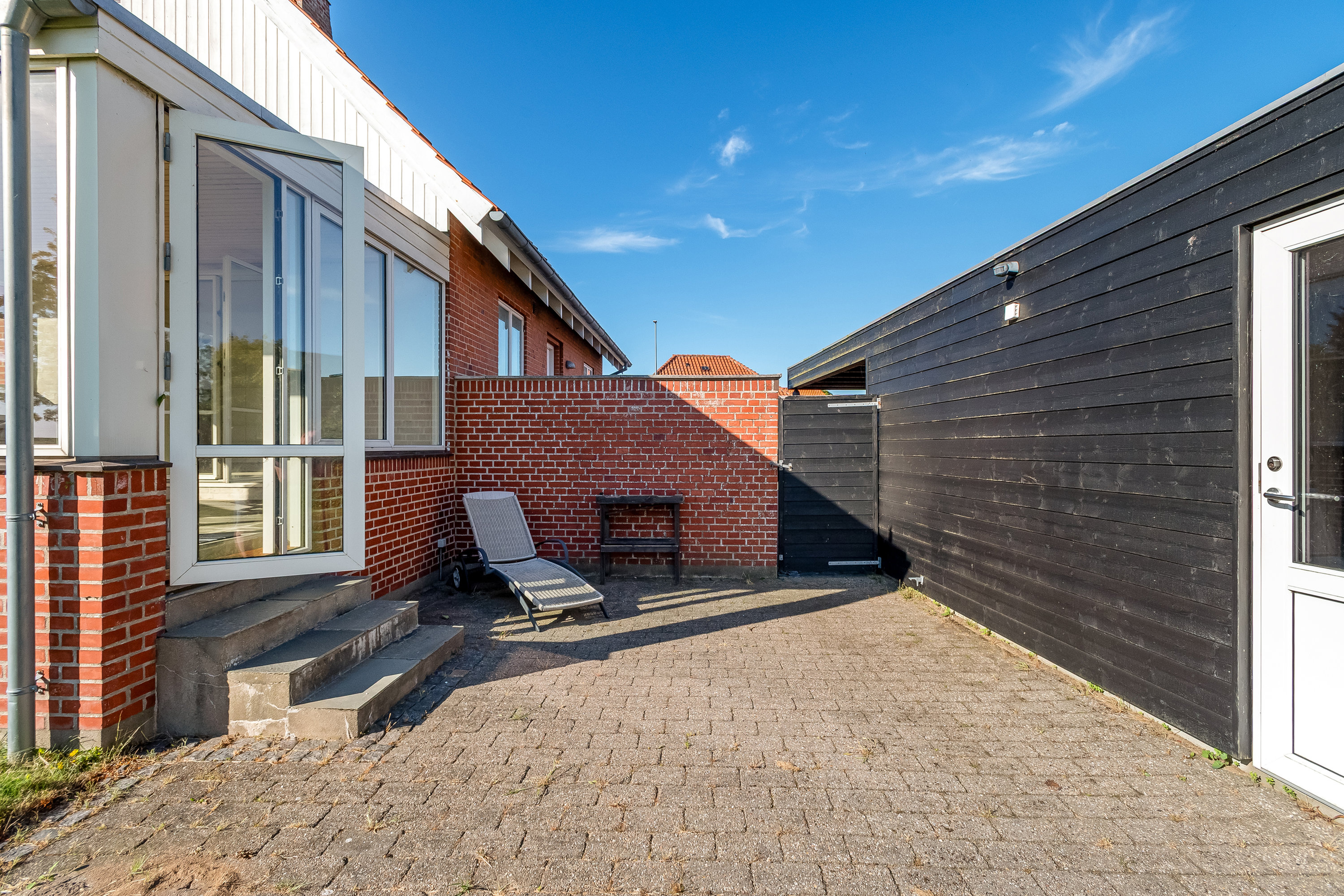 Fremhævet terrasse billede i fuldskærmstilstand. Billede af Kongevejen 58, 6950 Ringkøbing