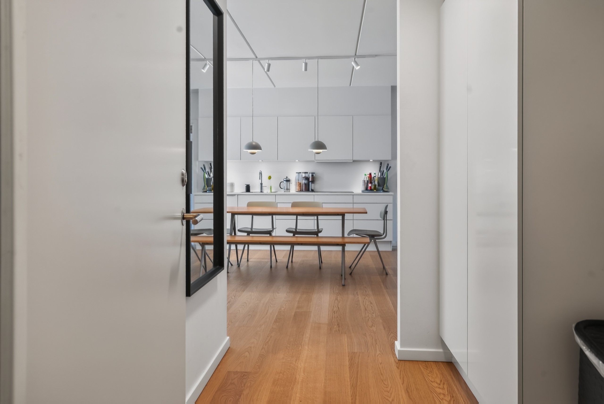Fremhævet entré billede i fuldskærmstilstand. Billede af Constantin Hansens Gade 21, 1. 4., 1799 København V