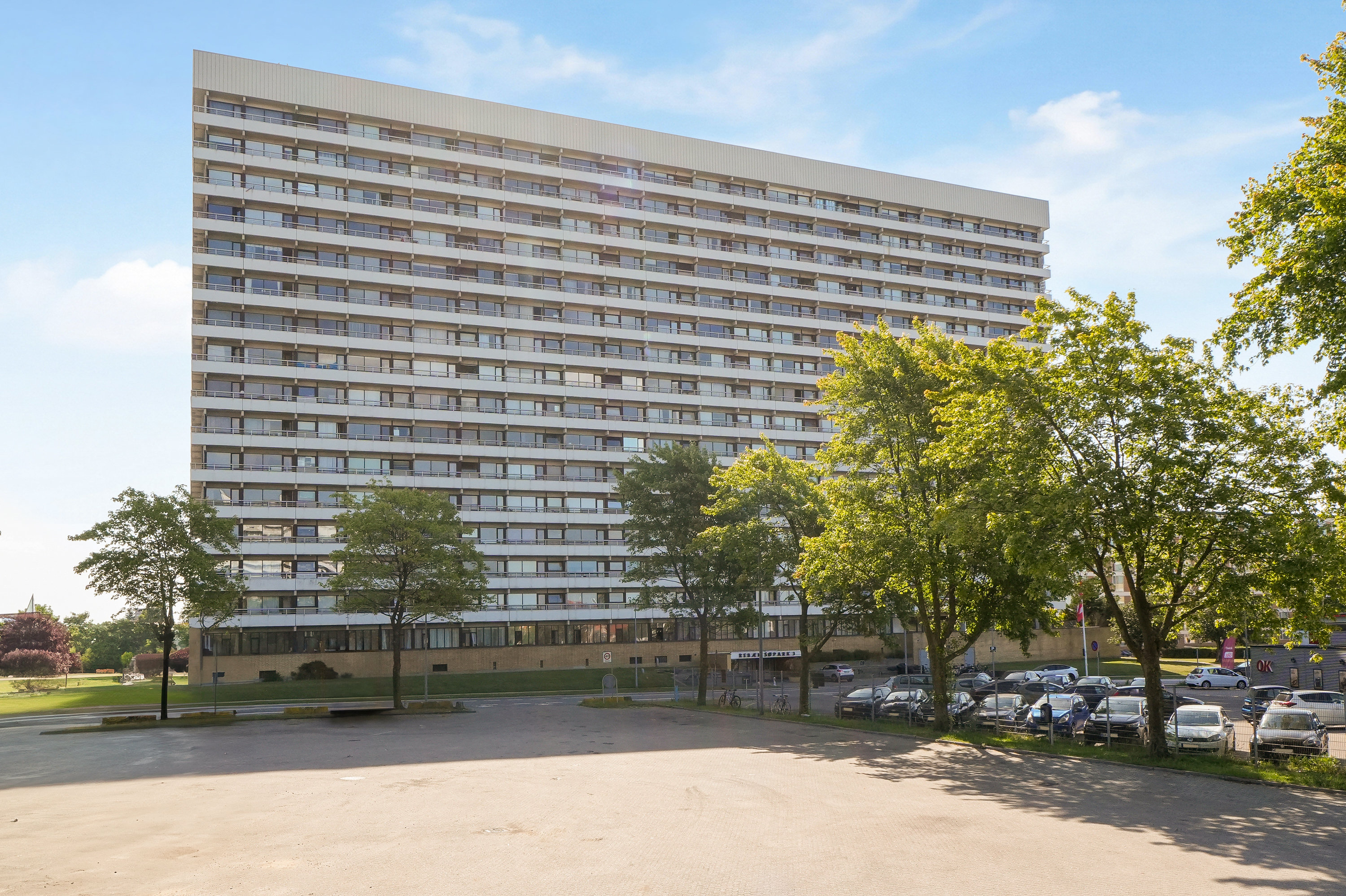 Fremhævet facade billede i fuldskærmstilstand. Billede af Rebæk Søpark 3, 14. 1407., 2650 Hvidovre