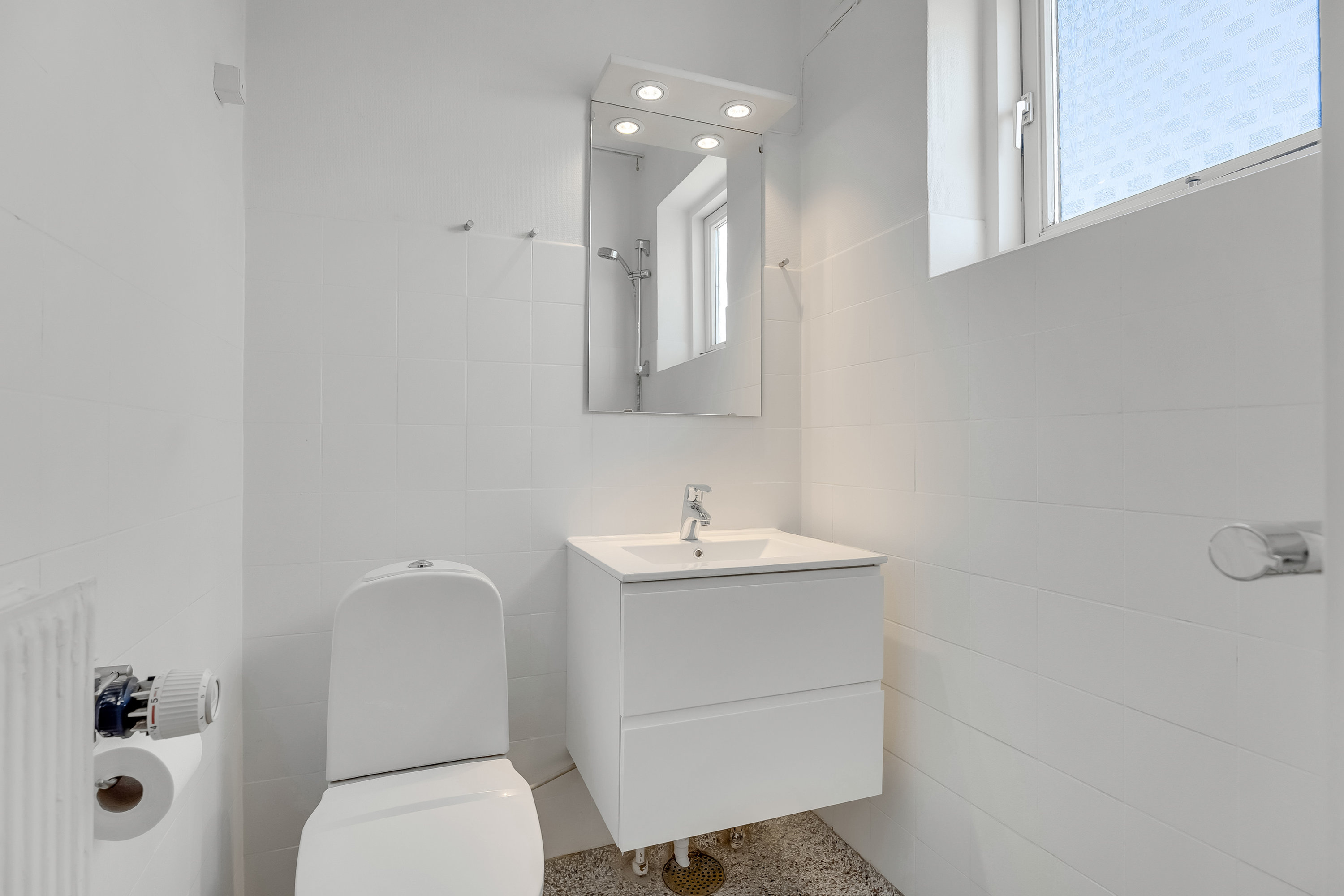 Fremhævet toilet billede i fuldskærmstilstand. Billede af Gedservej 122, 4800 Nykøbing F