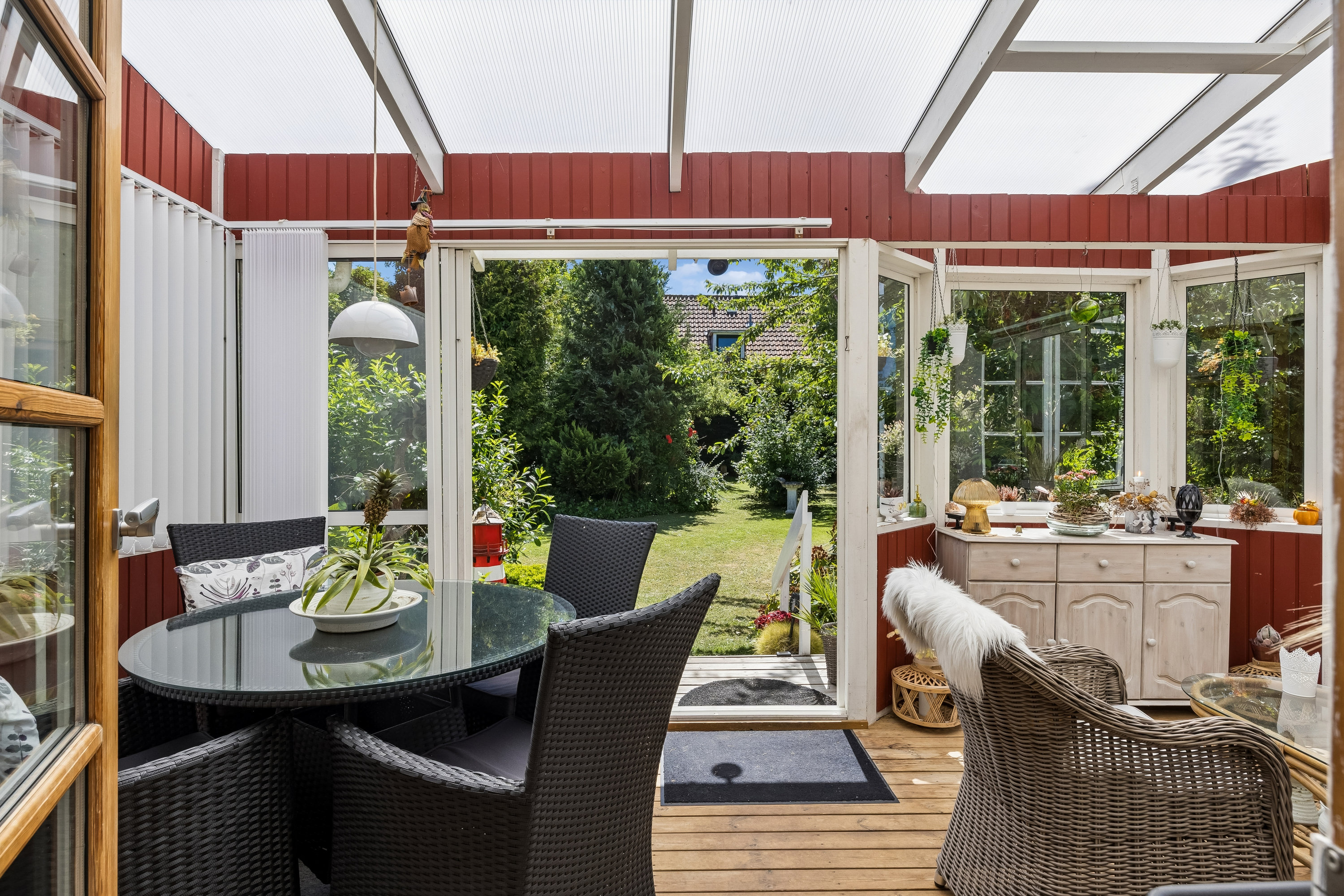 Fremhævet terrasse billede i fuldskærmstilstand. Billede af Møllevej 32, 4270 Høng