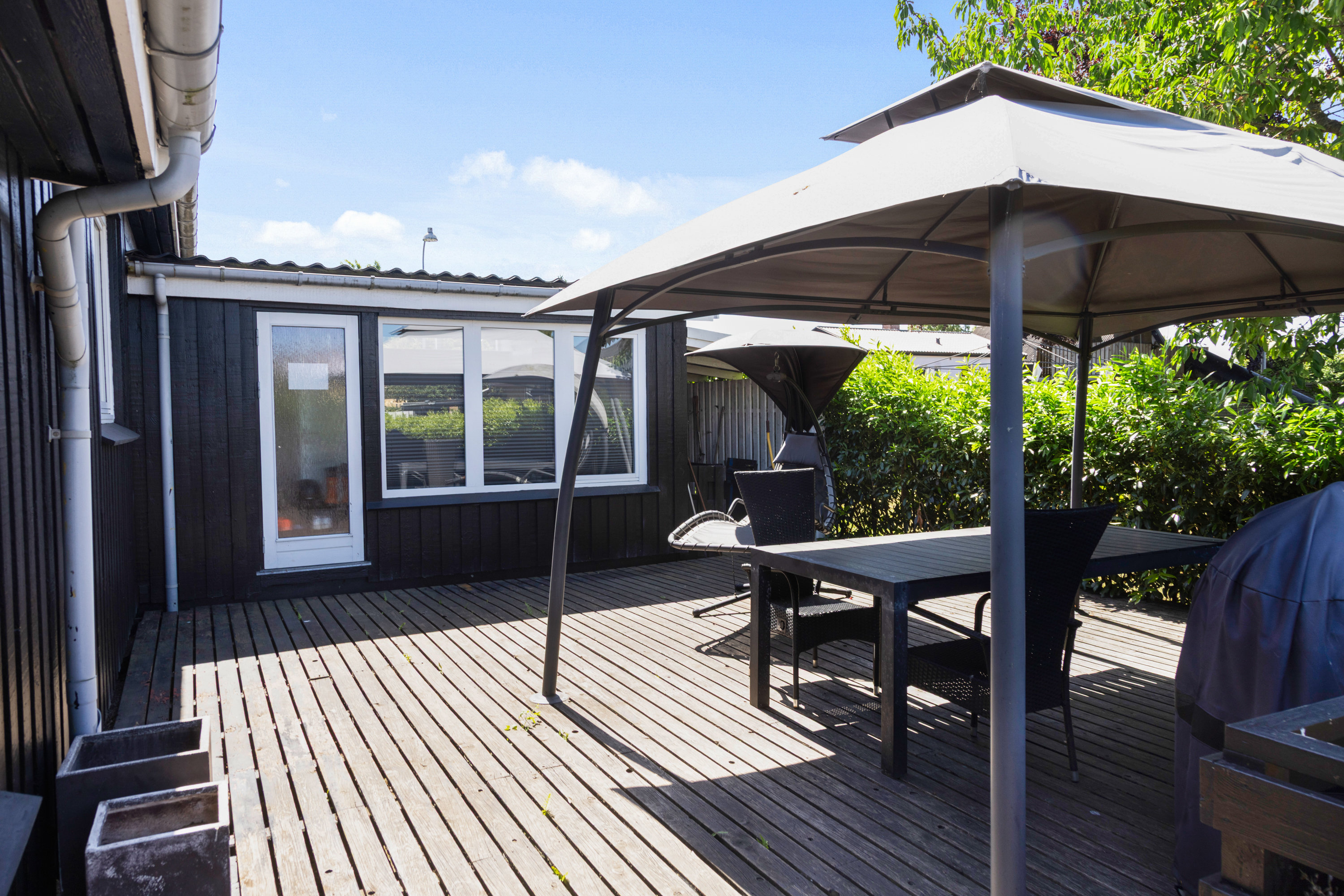 Fremhævet overdækket terrasse billede i fuldskærmstilstand. Billede af Ågerupvej 177, 2750 Ballerup