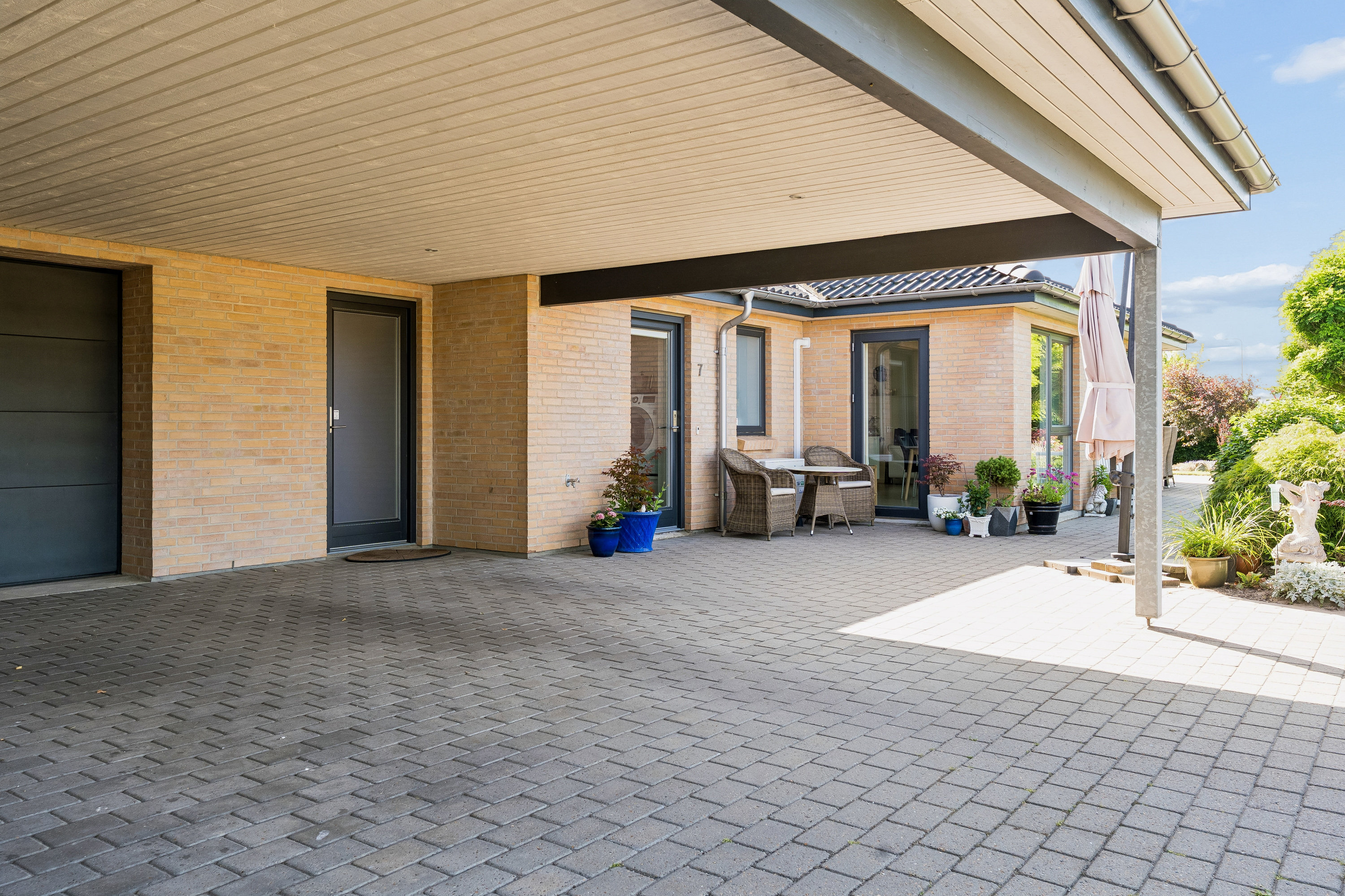 Fremhævet carport billede i fuldskærmstilstand. Billede af Tangbroen 7, 8722 Hedensted