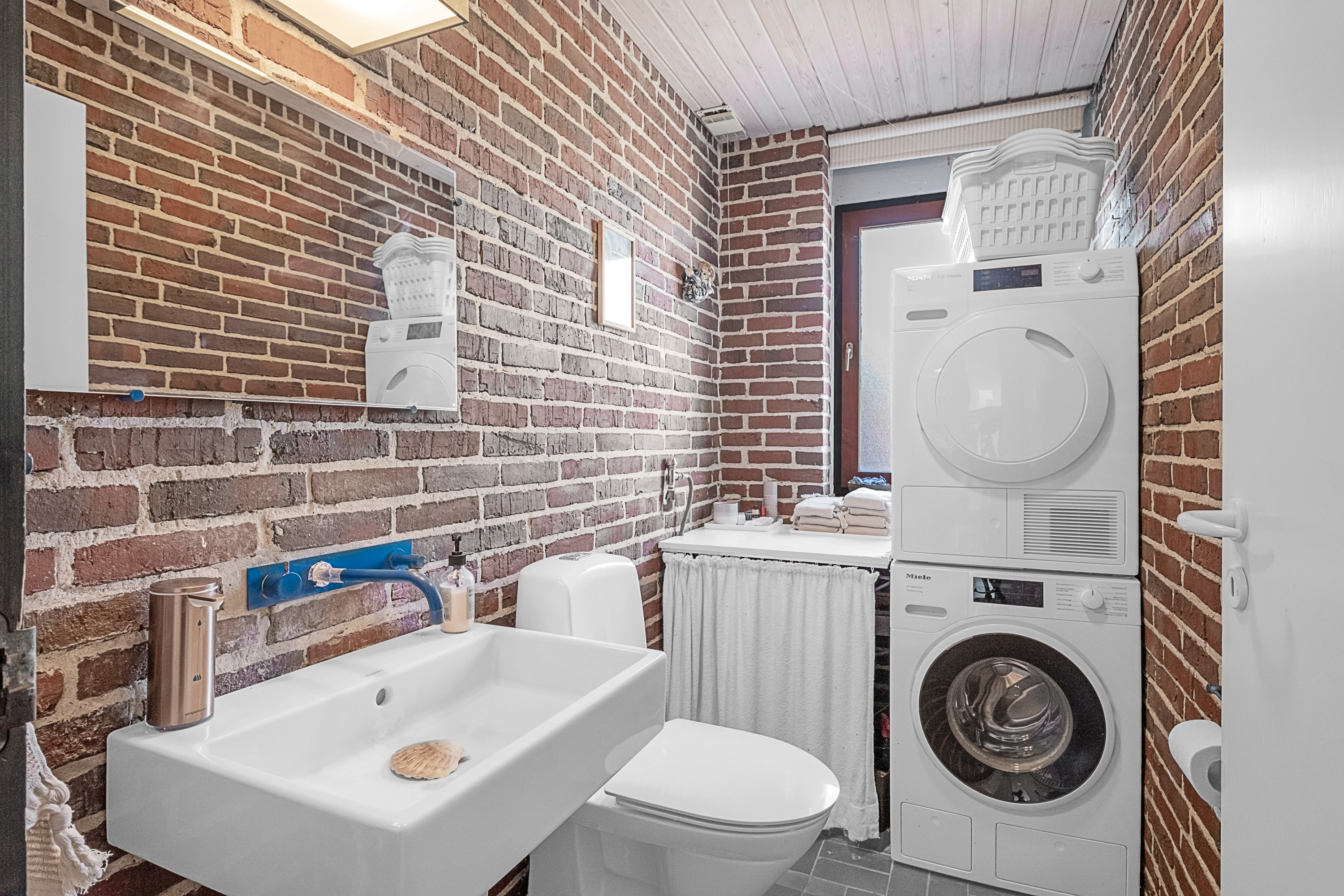 Fremhævet toilet billede i fuldskærmstilstand. Billede af Ørnebakken 29, 8520 Lystrup