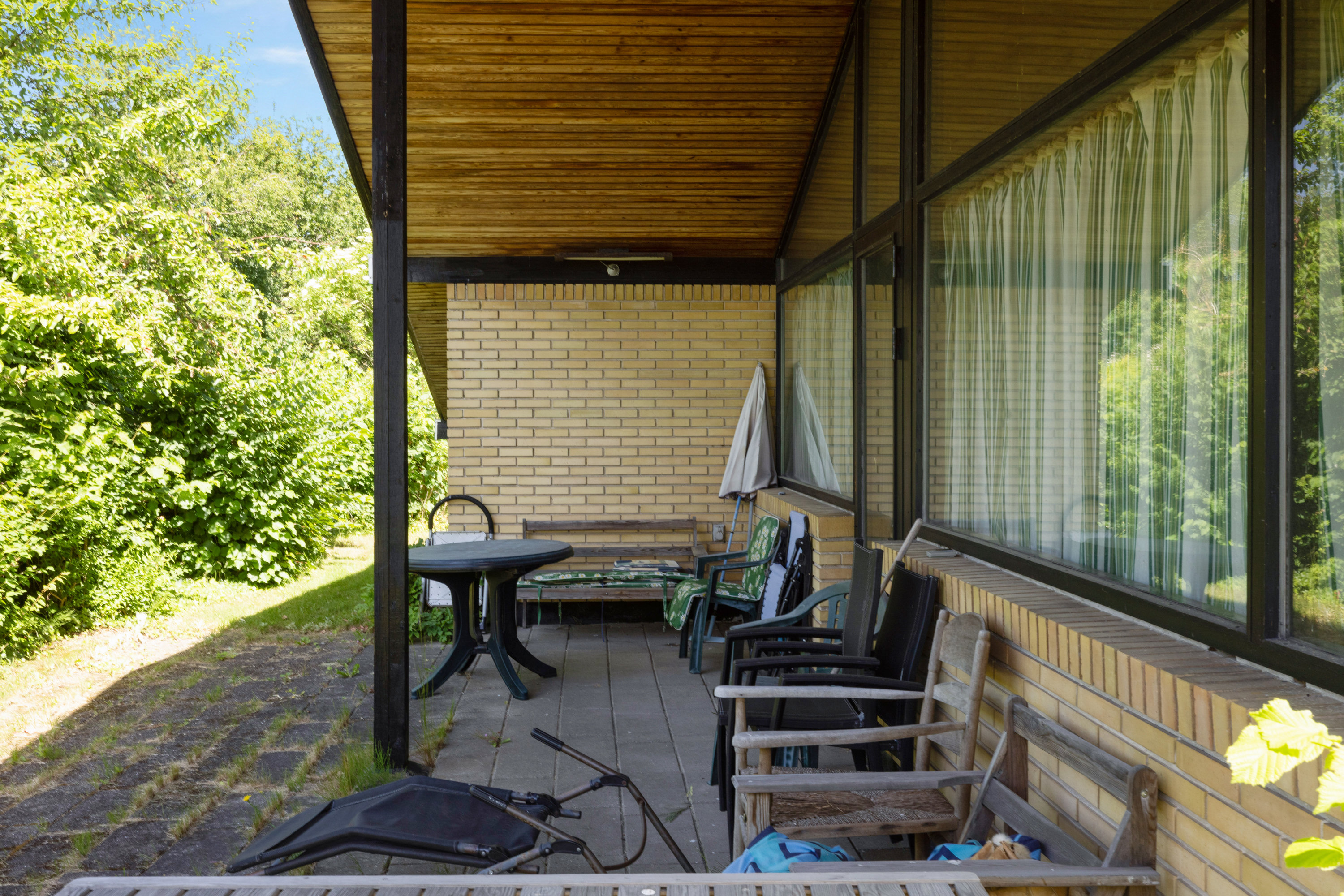Fremhævet overdækket terrasse billede i fuldskærmstilstand. Billede af Pilegårdsparken 34, 3460 Birkerød