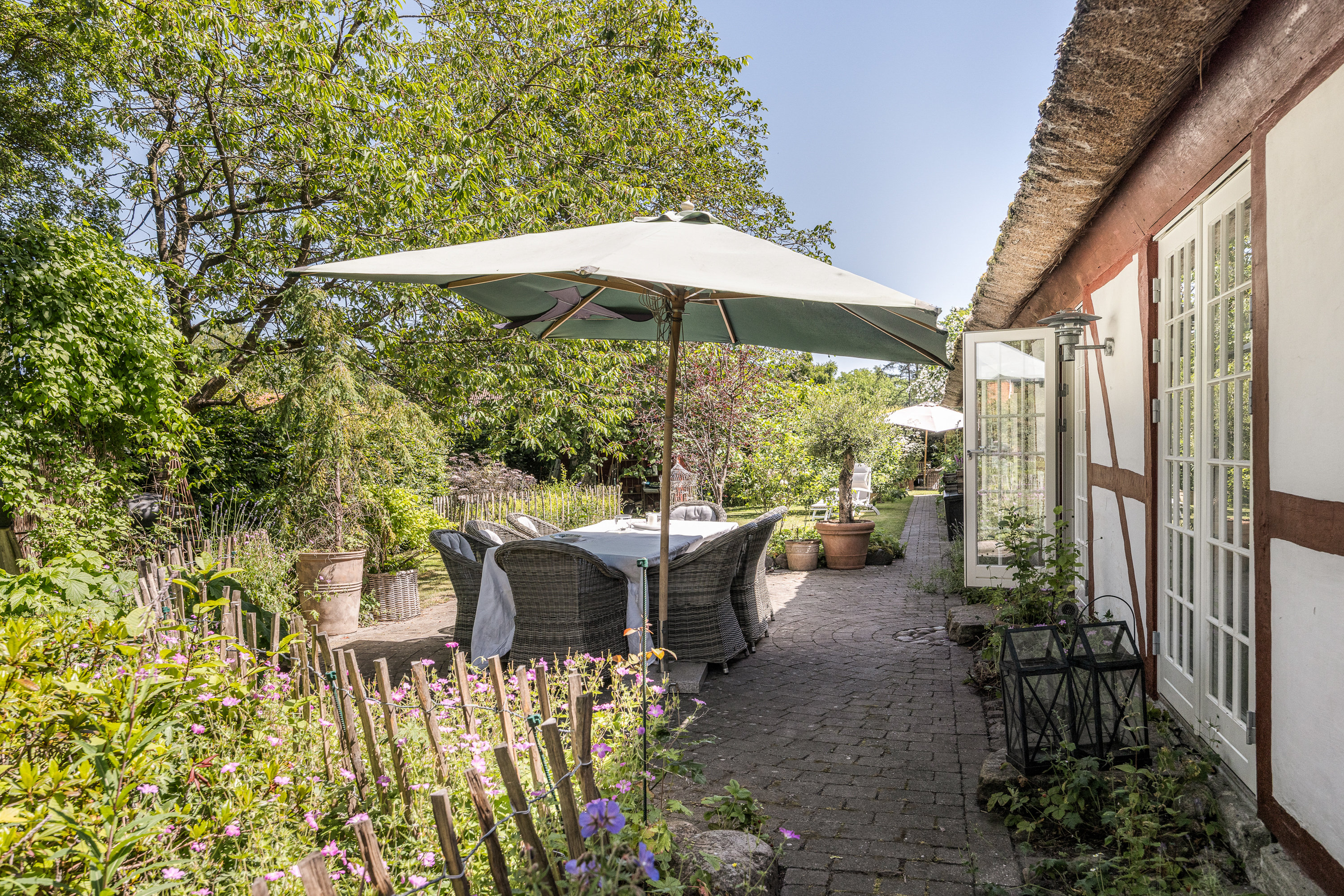 Fremhævet overdækket terrasse billede i fuldskærmstilstand. Billede af Egegårdsvej 32C, 2800 Kongens Lyngby