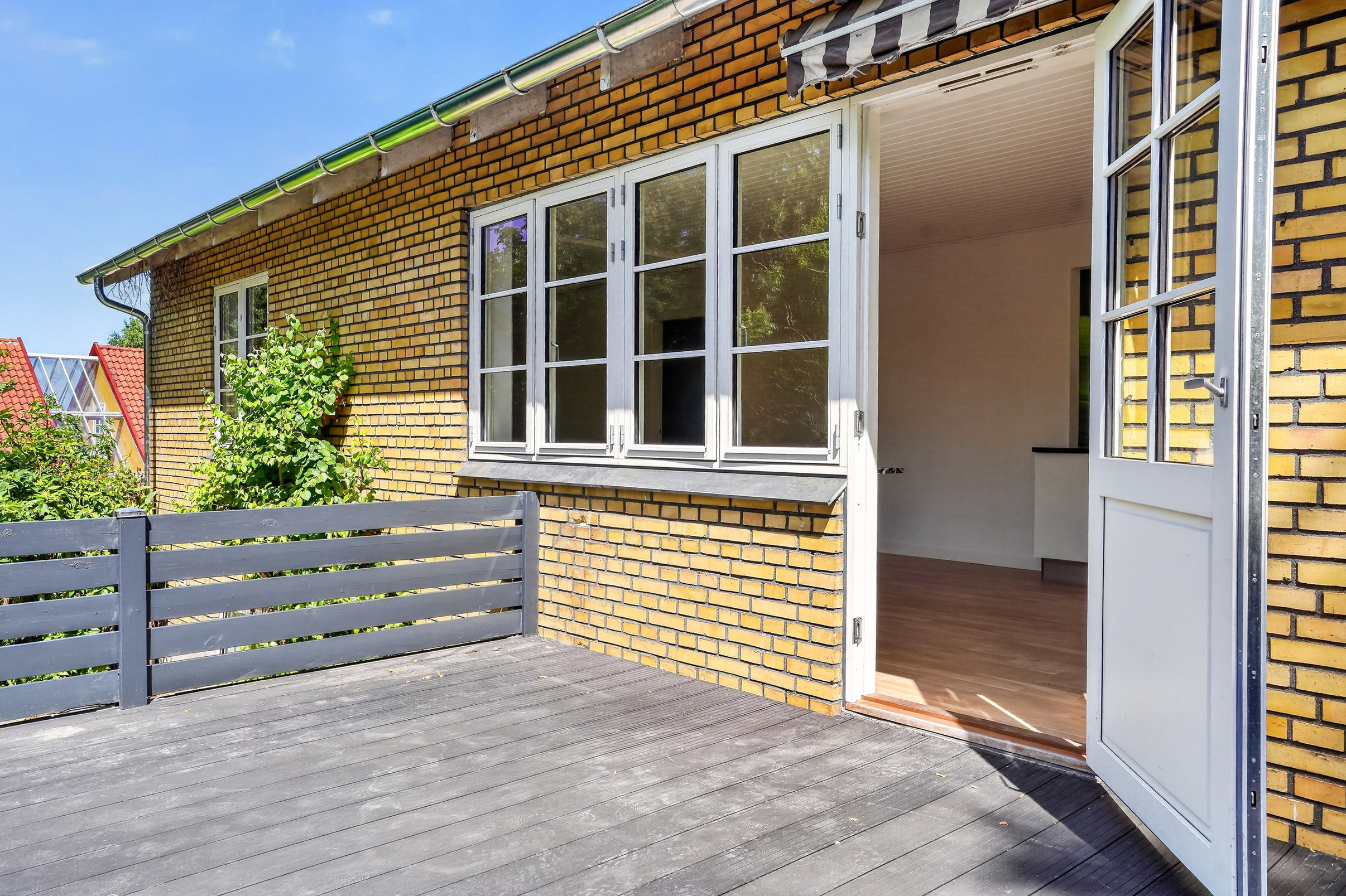 Fremhævet terrasse billede i fuldskærmstilstand. Billede af Bygaden 22, Nørre Herlev, 3400 Hillerød
