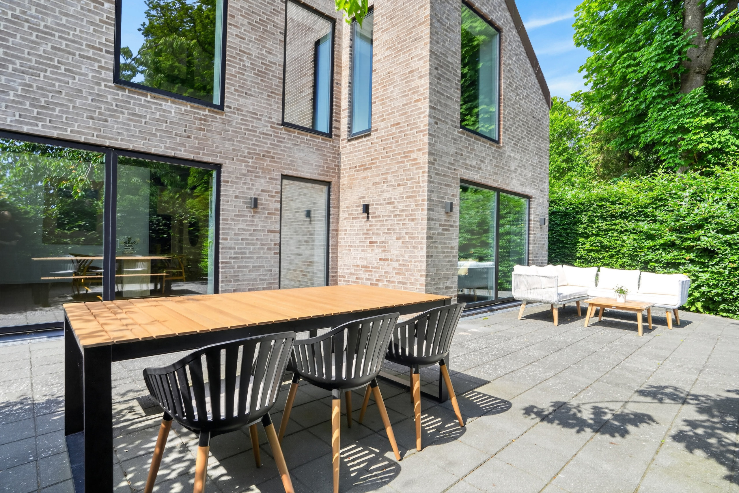 Fremhævet terrasse billede i fuldskærmstilstand. Billede af Stutmestervej 16, 3400 Hillerød