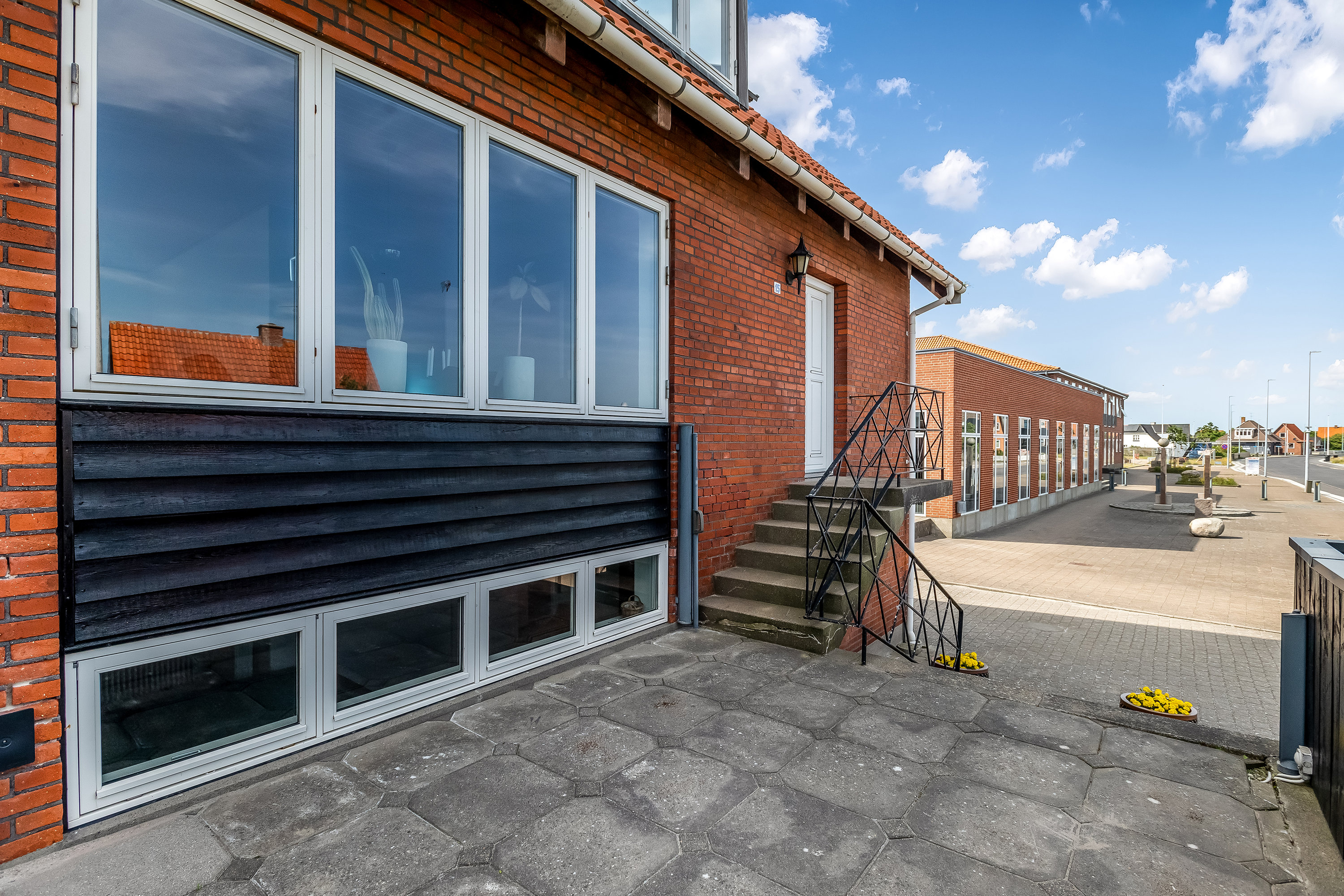 Fremhævet terrasse billede i fuldskærmstilstand. Billede af Nørregade 15, 6960 Hvide Sande