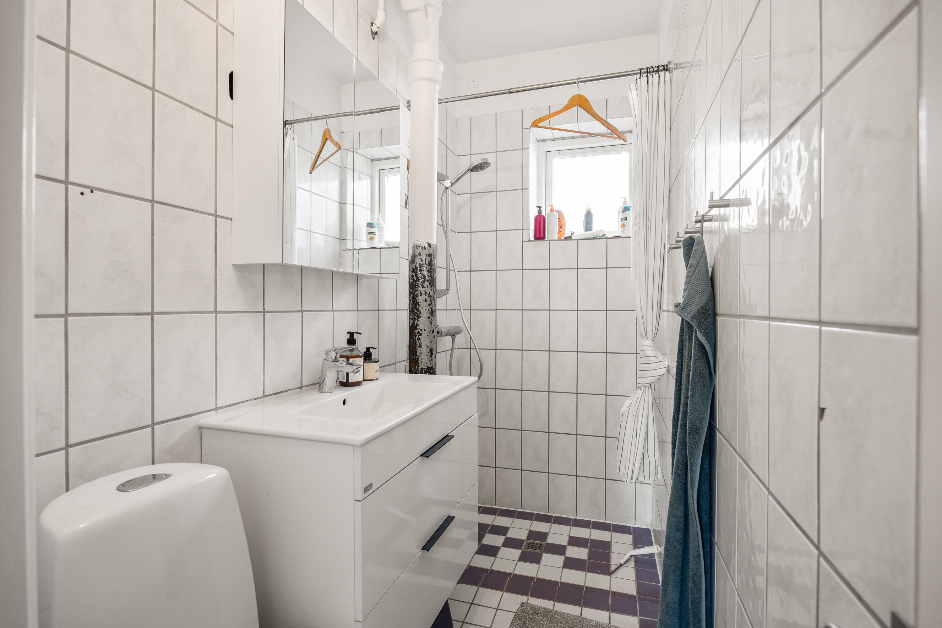 Fremhævet badeværelse billede i fuldskærmstilstand. Billede af Buddingevej 72C, st., 2800 Kongens Lyngby