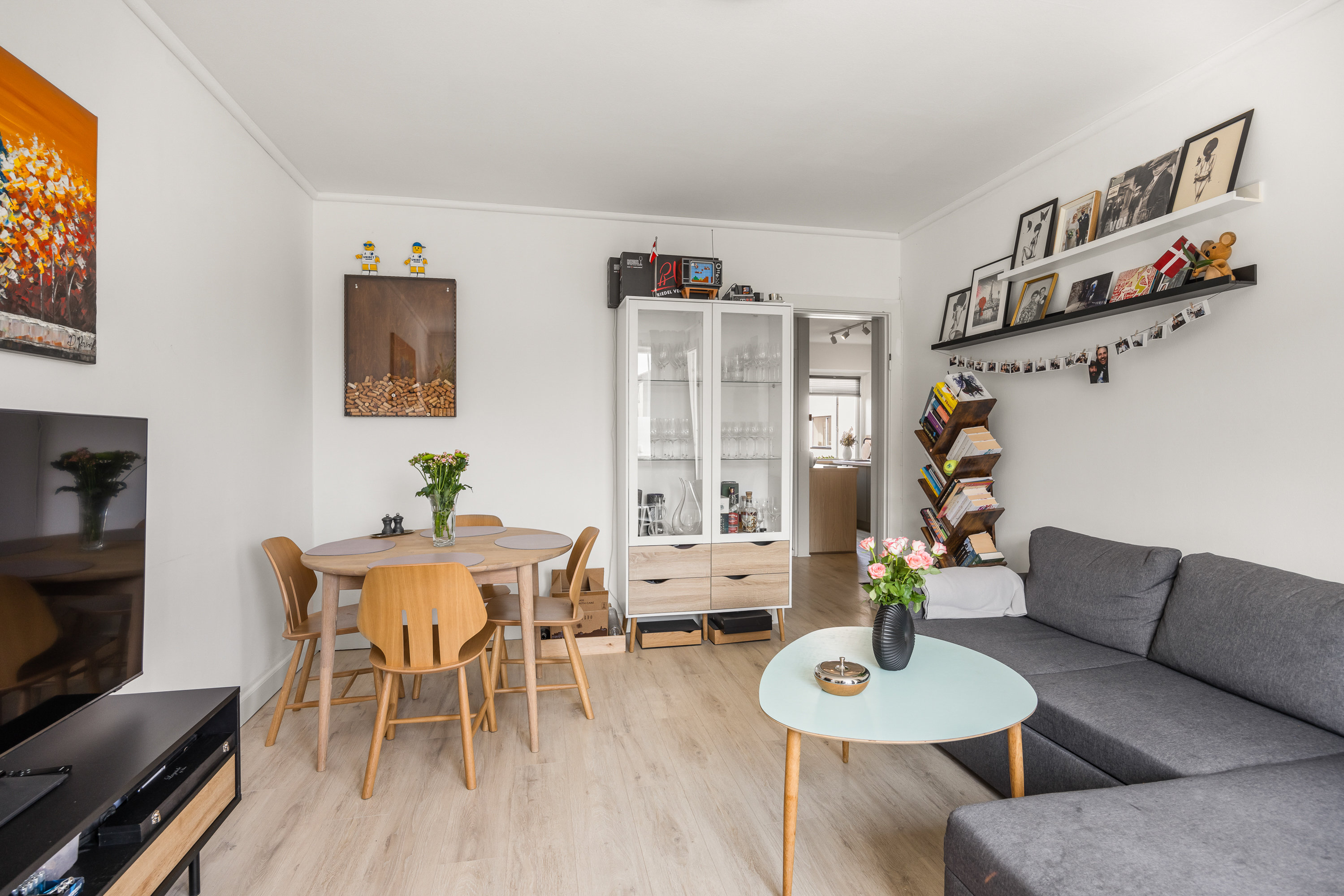 Fremhævet stue billede i fuldskærmstilstand. Billede af Buddingevej 72C, st., 2800 Kongens Lyngby