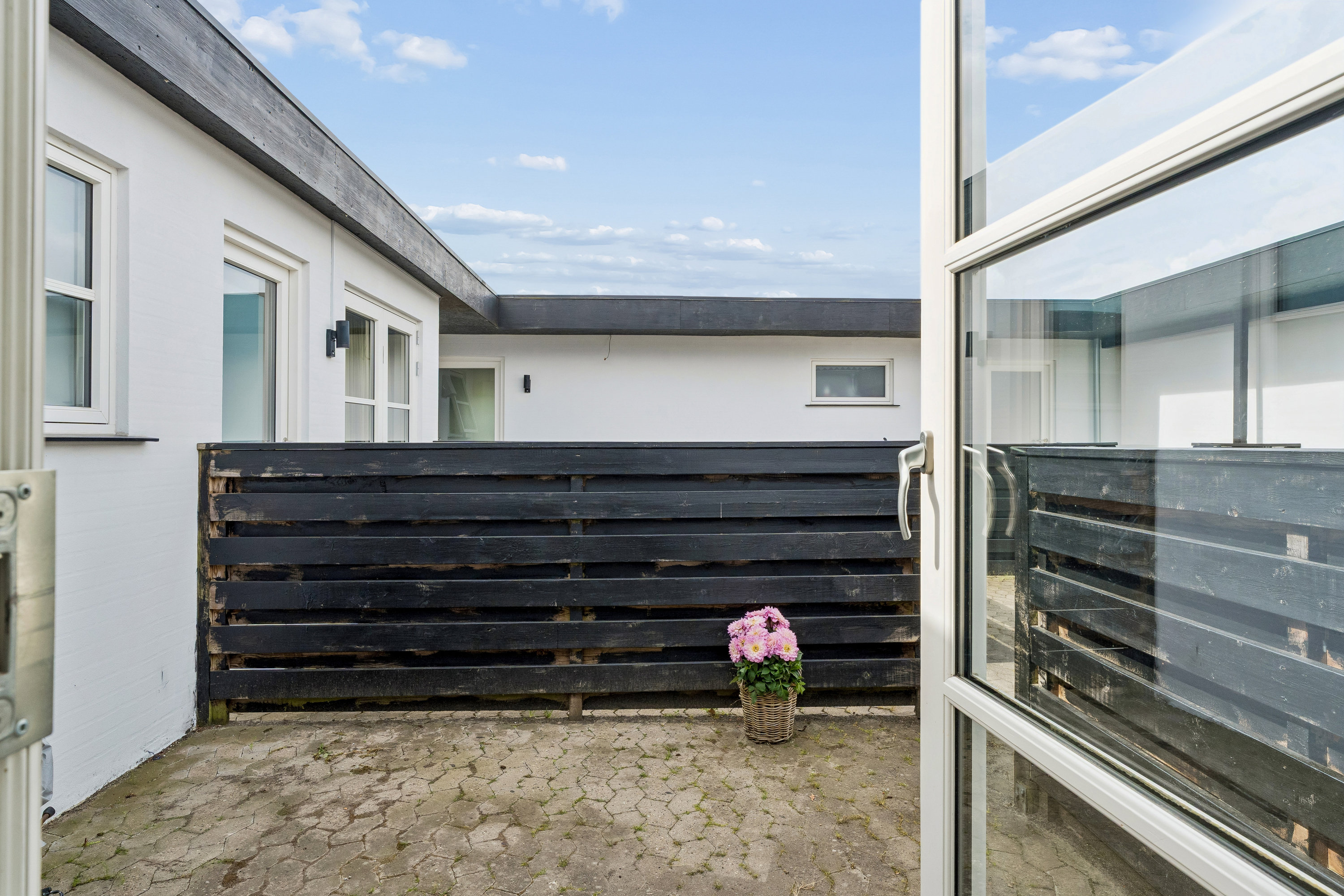 Fremhævet terrasse billede i fuldskærmstilstand. Billede af Agertoften 20B, 9200 Aalborg SV