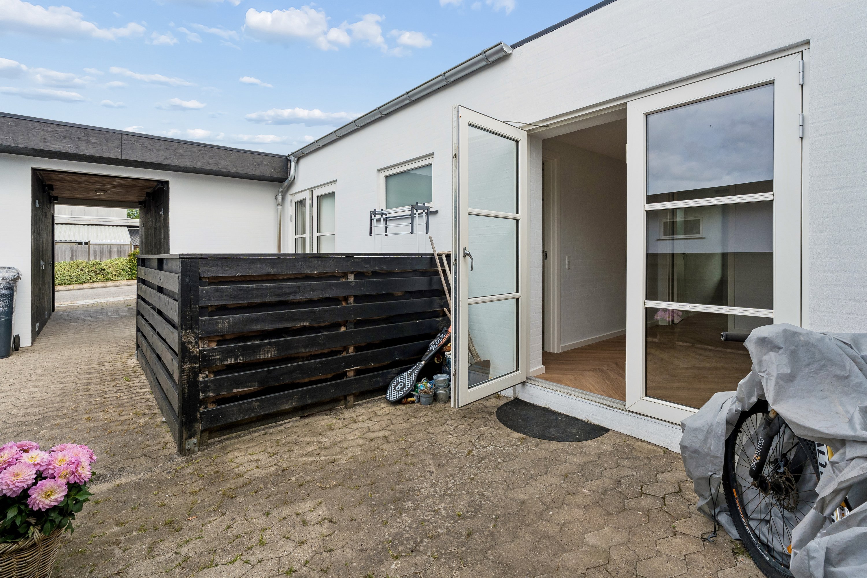 Fremhævet entre billede i fuldskærmstilstand. Billede af Agertoften 20B, 9200 Aalborg SV
