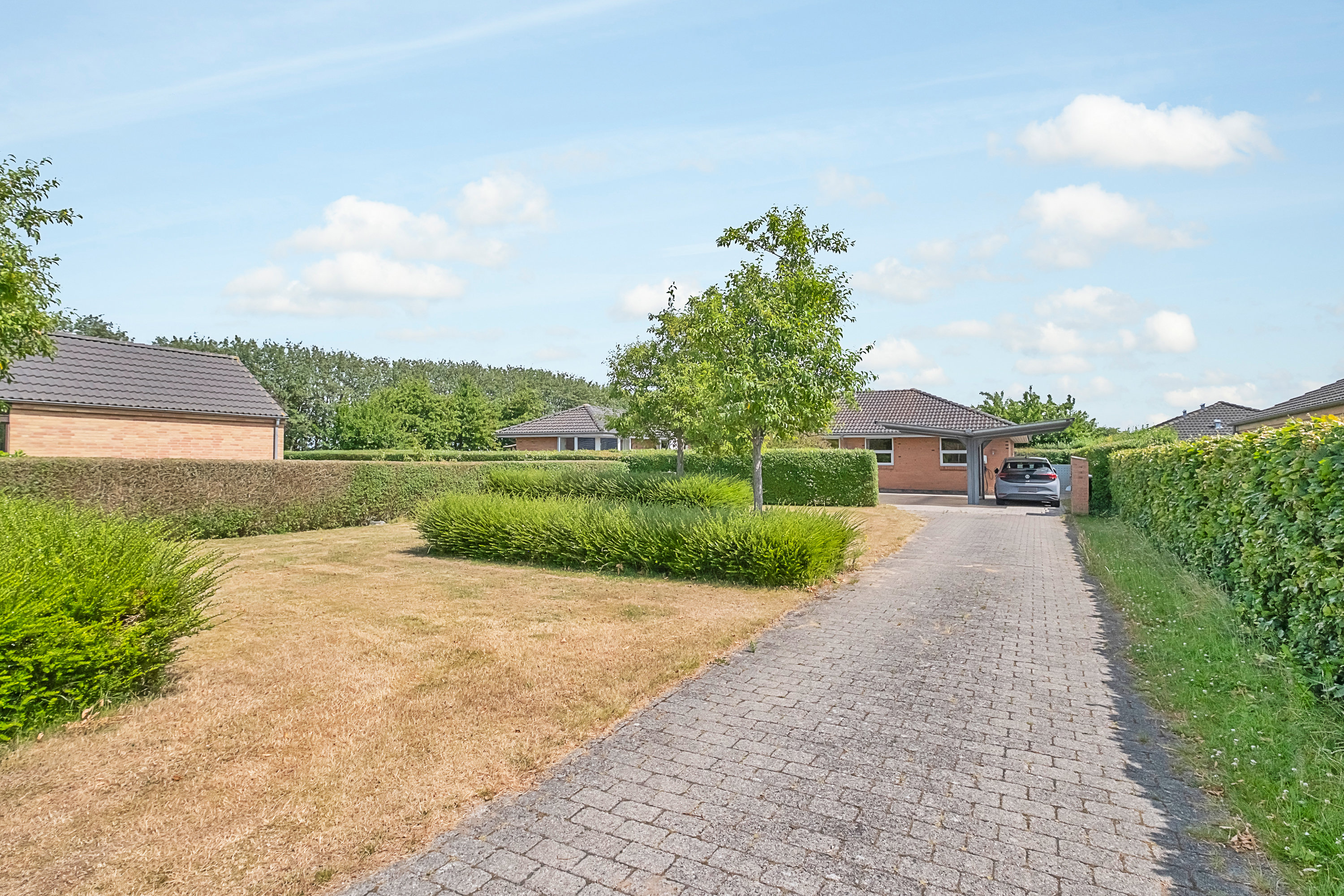 Fremhævet indkørsel billede i fuldskærmstilstand. Billede af Skæring Parkvej 43, 8250 Egå