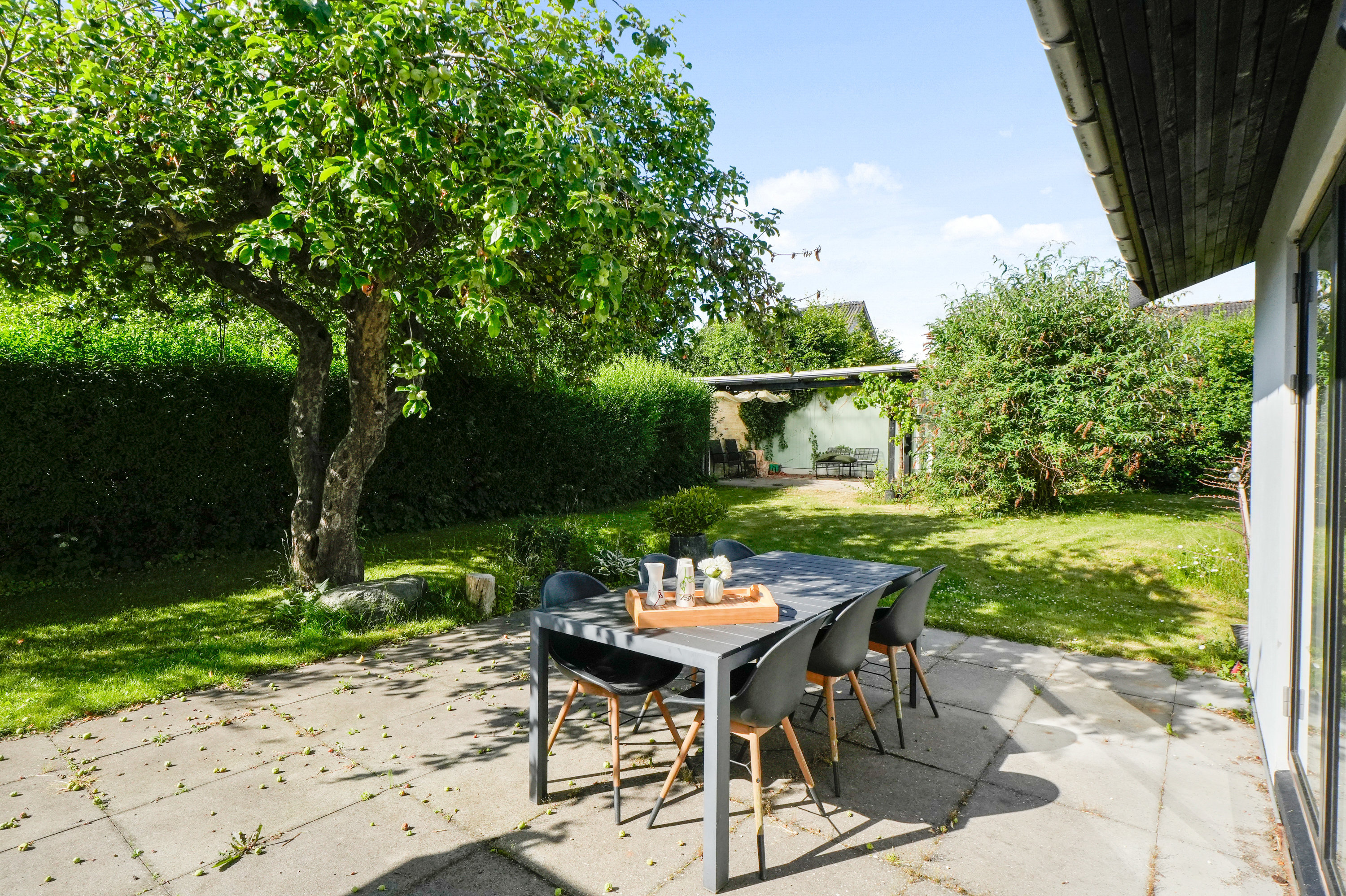 Fremhævet terrasse billede i fuldskærmstilstand. Billede af Grænsevej 24, 2650 Hvidovre