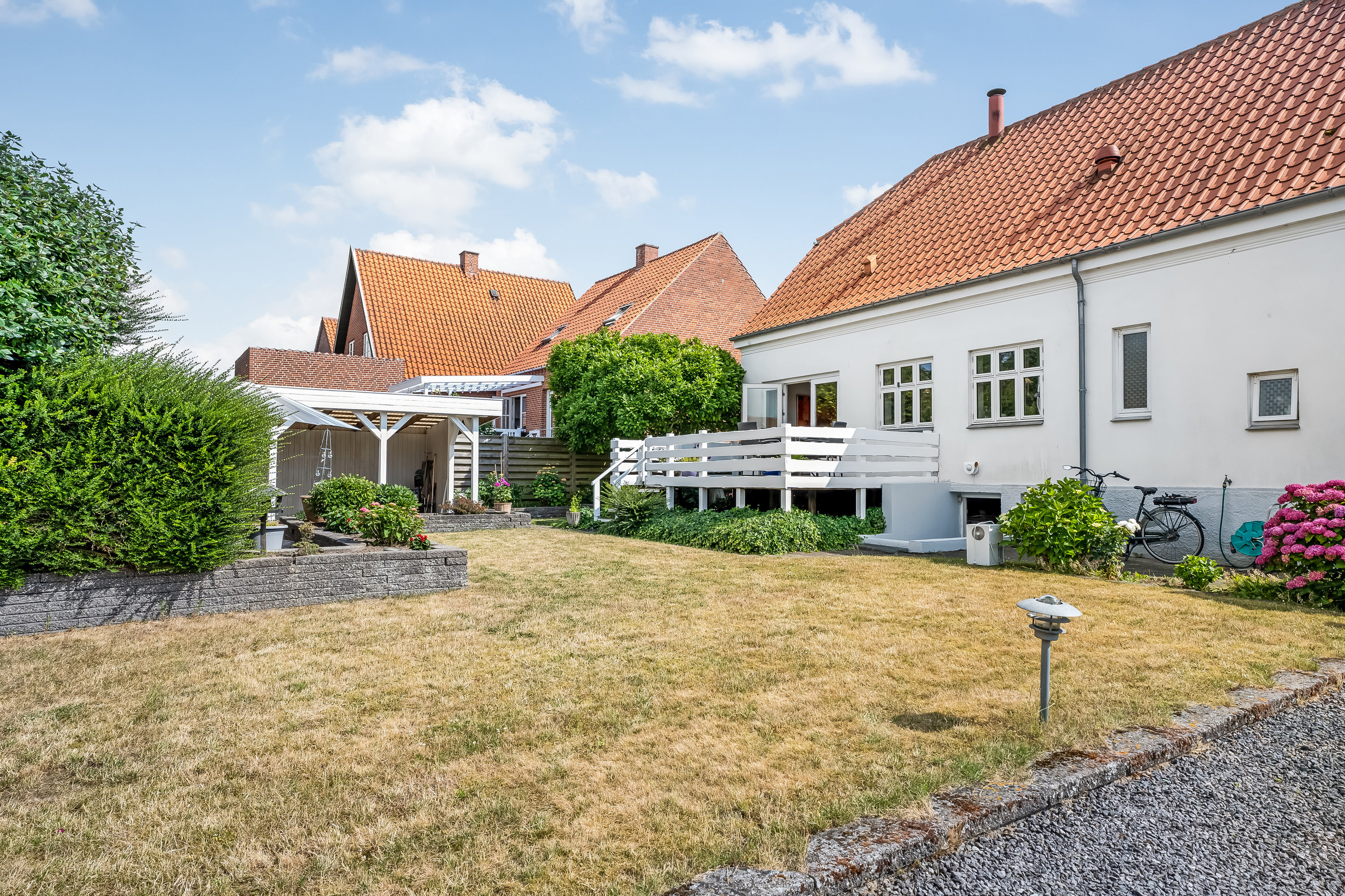 Fremhævet mastefoto billede i fuldskærmstilstand. Billede af Østerbrogade 101, 4800 Nykøbing F