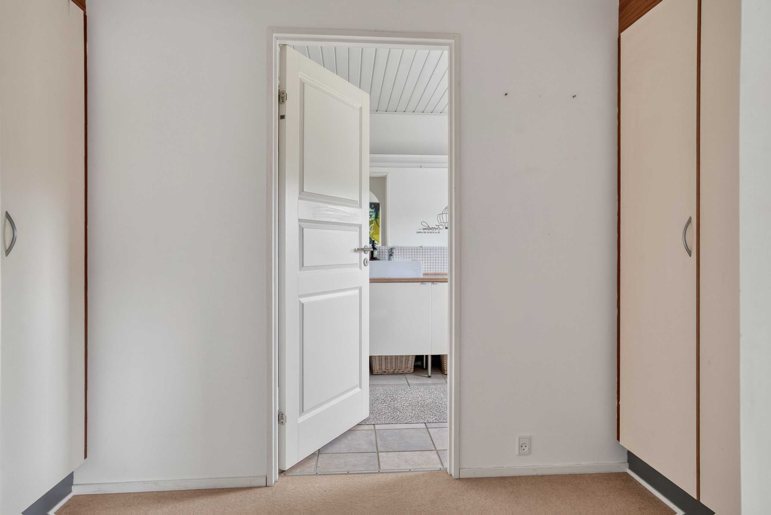 Fremhævet walkin closet billede i fuldskærmstilstand. Billede af Skibsegen 101, 3070 Snekkersten