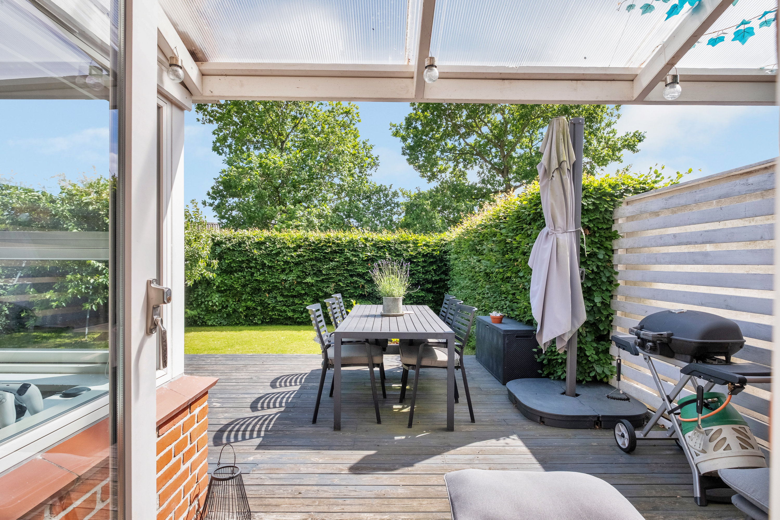 Fremhævet overdækket terrasse billede i fuldskærmstilstand. Billede af Solbærhaven 122, 8520 Lystrup