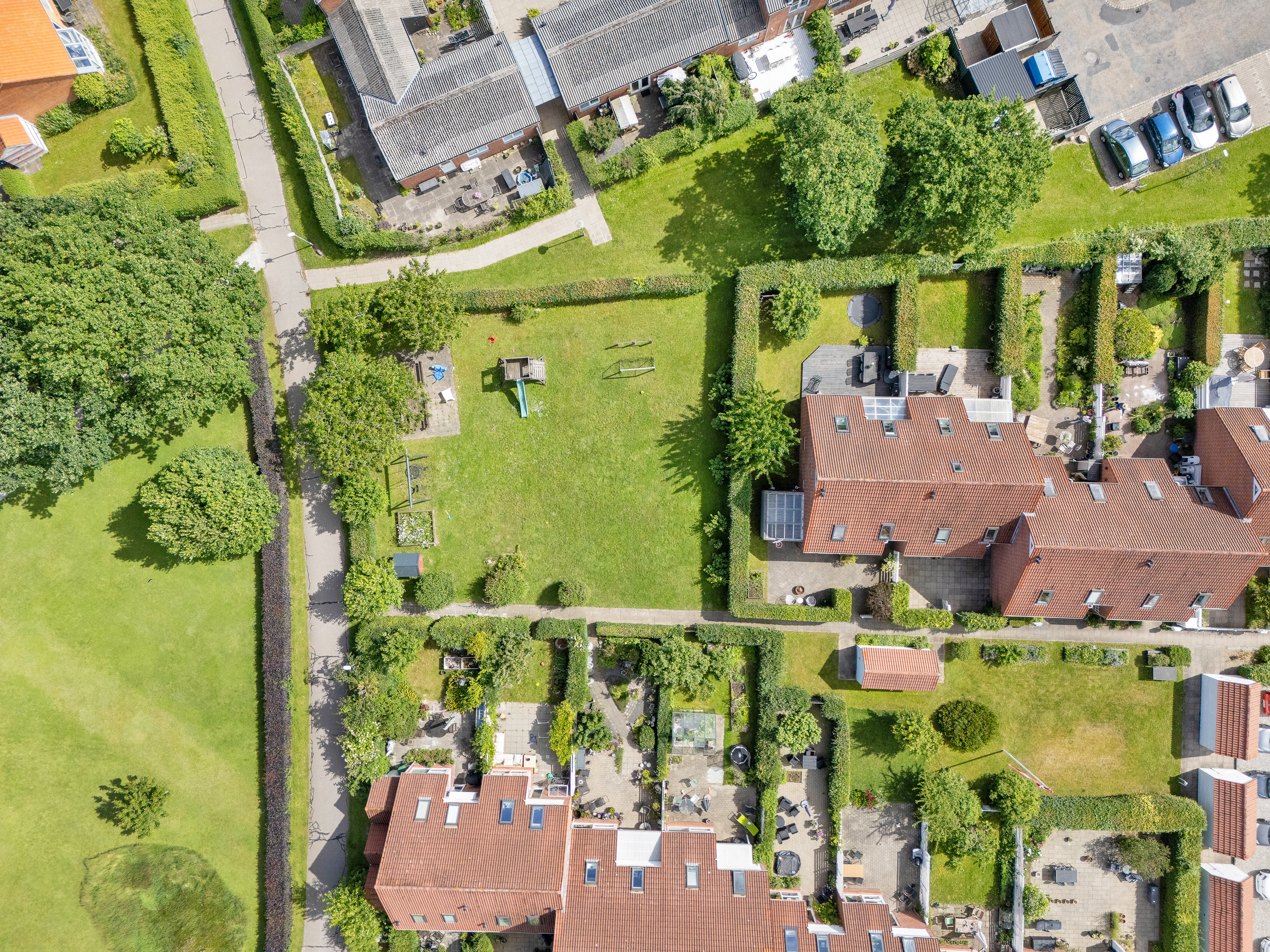 Fremhævet luftfoto billede i fuldskærmstilstand. Billede af Solbærhaven 122, 8520 Lystrup